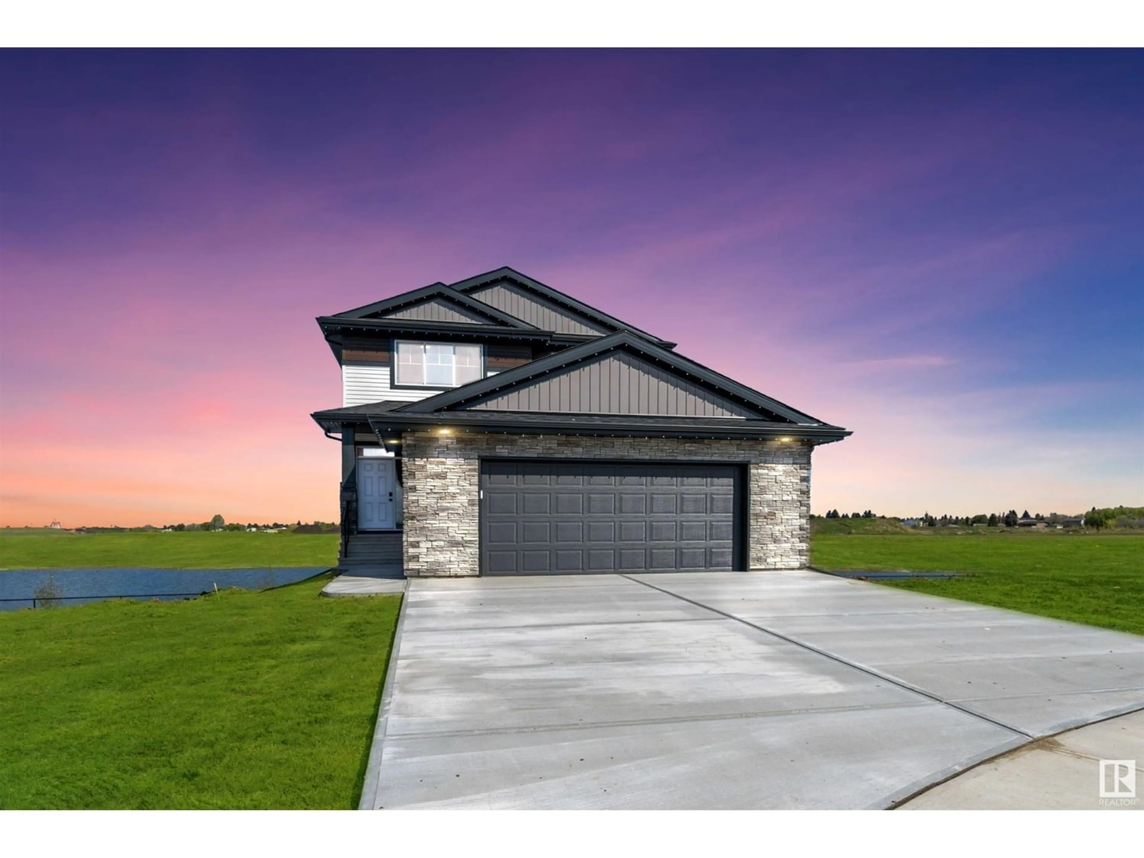 Frontside or backside of a home, the street view for 72 Maple CR, Gibbons Alberta T0A1N0