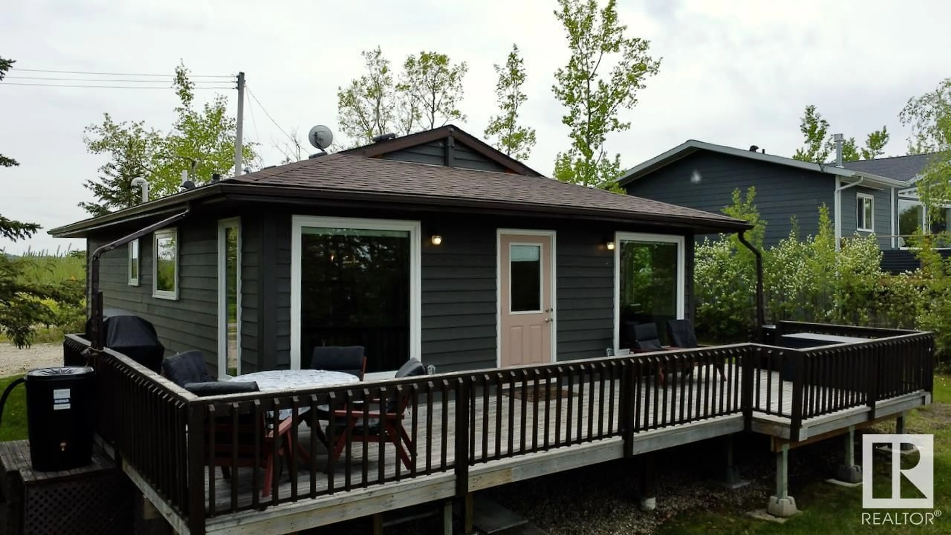 A pic from exterior of the house or condo for 407 BIRCH LN, Rural Parkland County Alberta T0E2B0