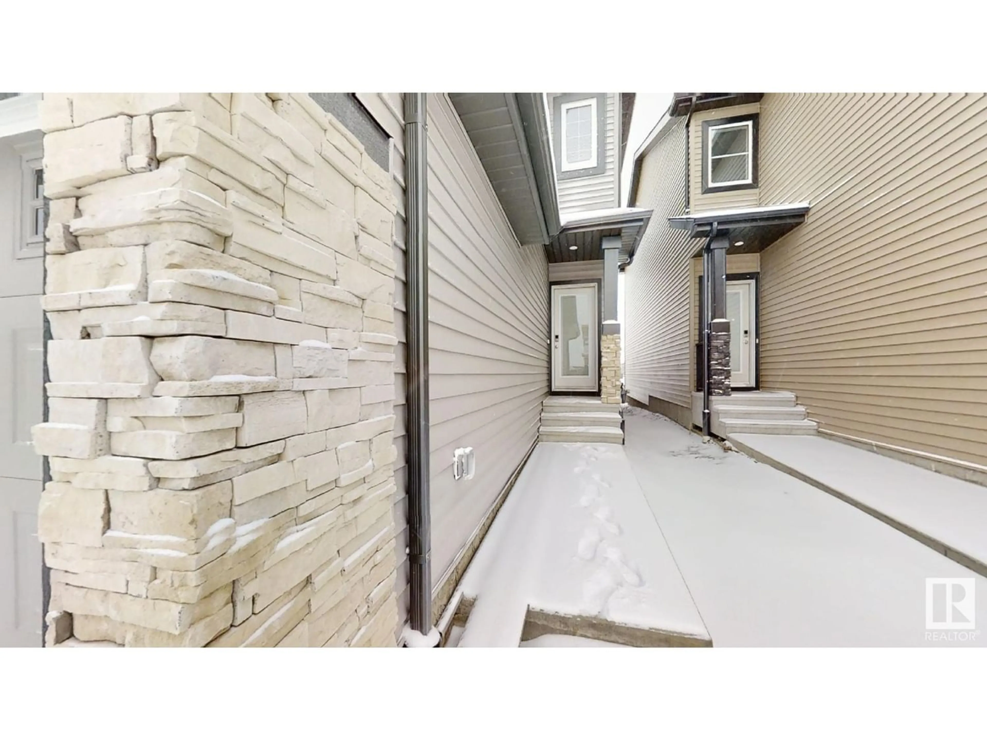 A pic from exterior of the house or condo for 9452 PEAR CR SW, Edmonton Alberta T6X2Z6