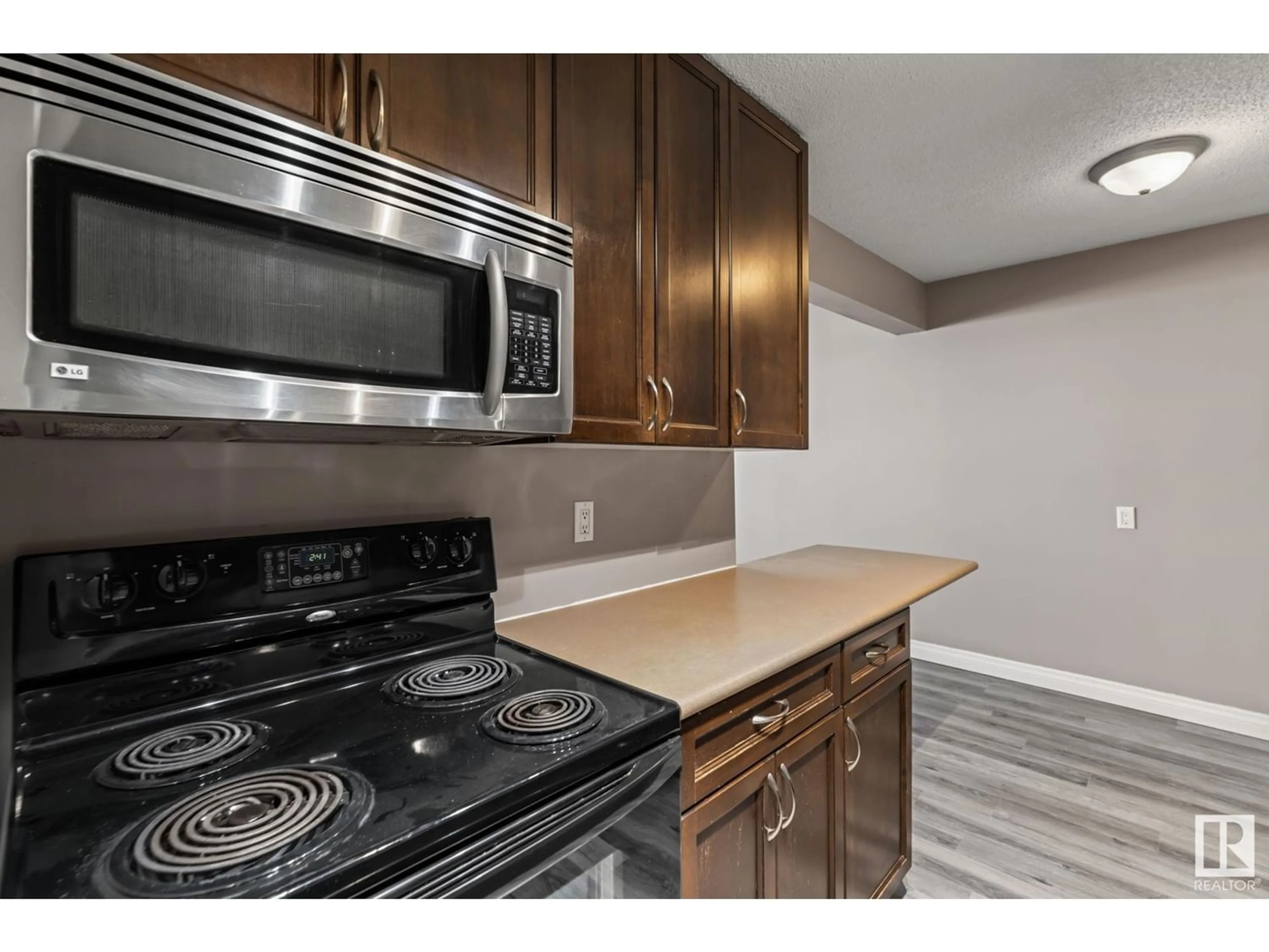 Standard kitchen for #104 10415 93 ST NW NW, Edmonton Alberta T5H1X5