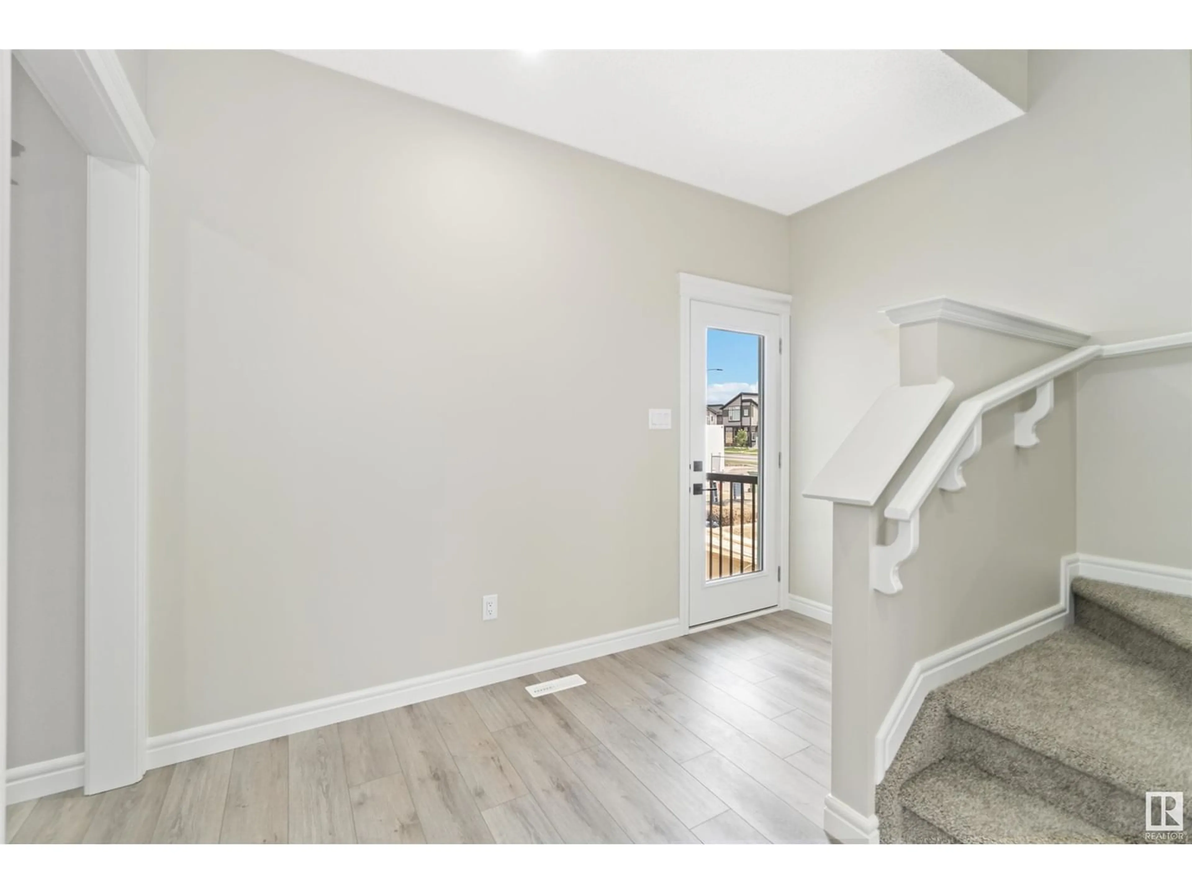 Indoor entryway for 2209 DONAGHEY WY SW, Edmonton Alberta T6W4Y7