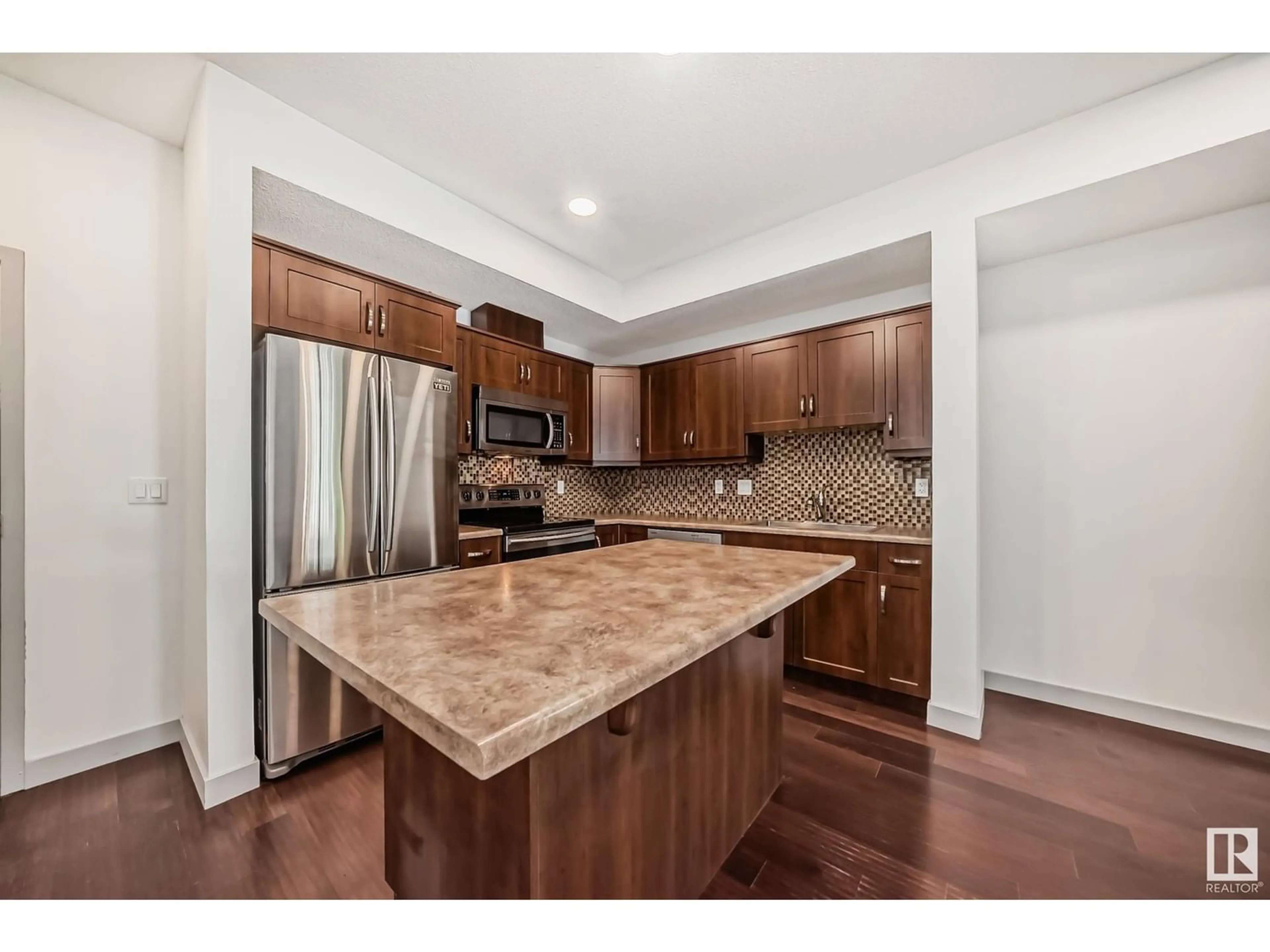 Kitchen for #114 8730 82 AV NW, Edmonton Alberta T6C0Z1