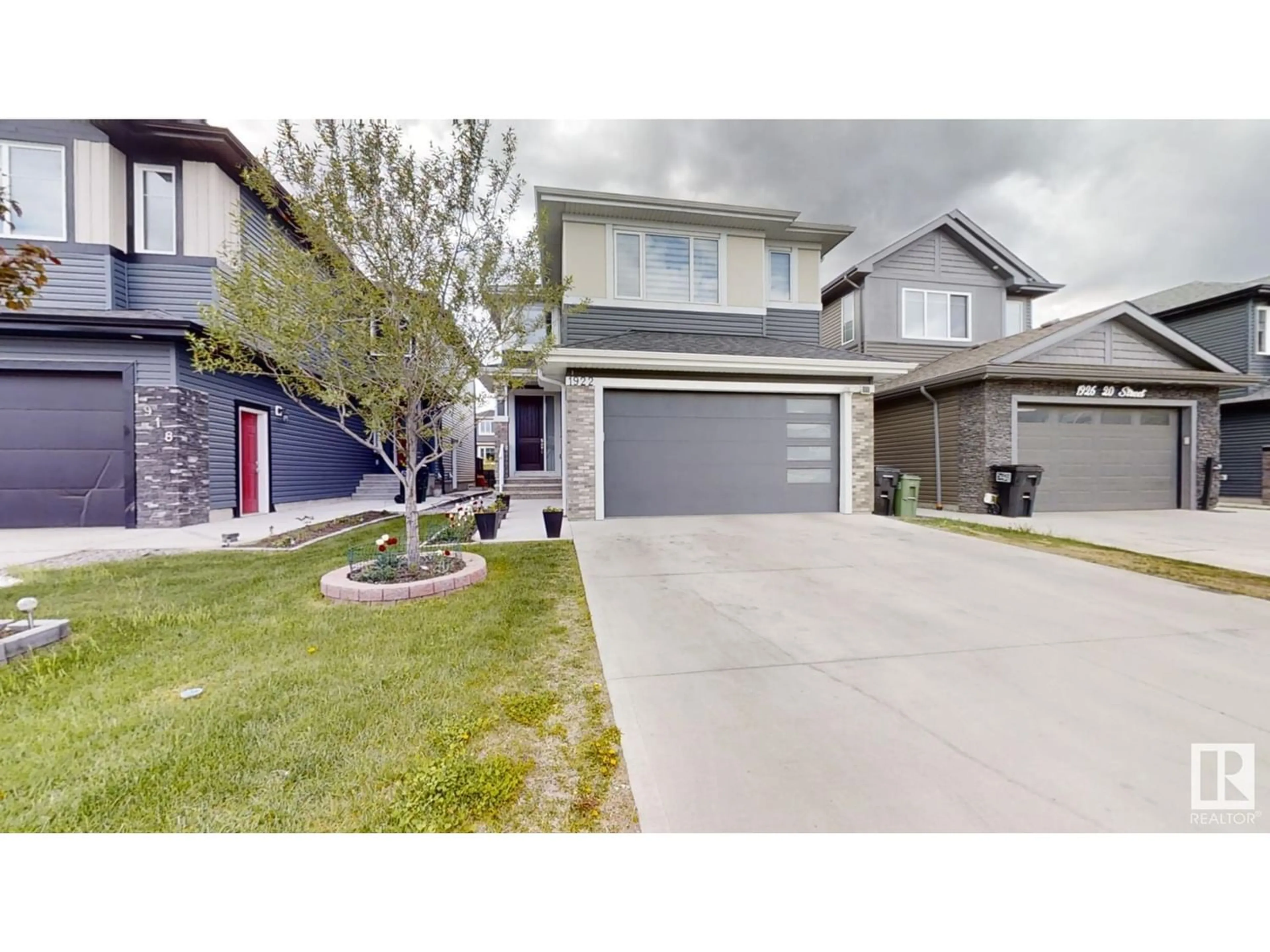 Frontside or backside of a home for 1922 20 ST NW, Edmonton Alberta T6T2K9