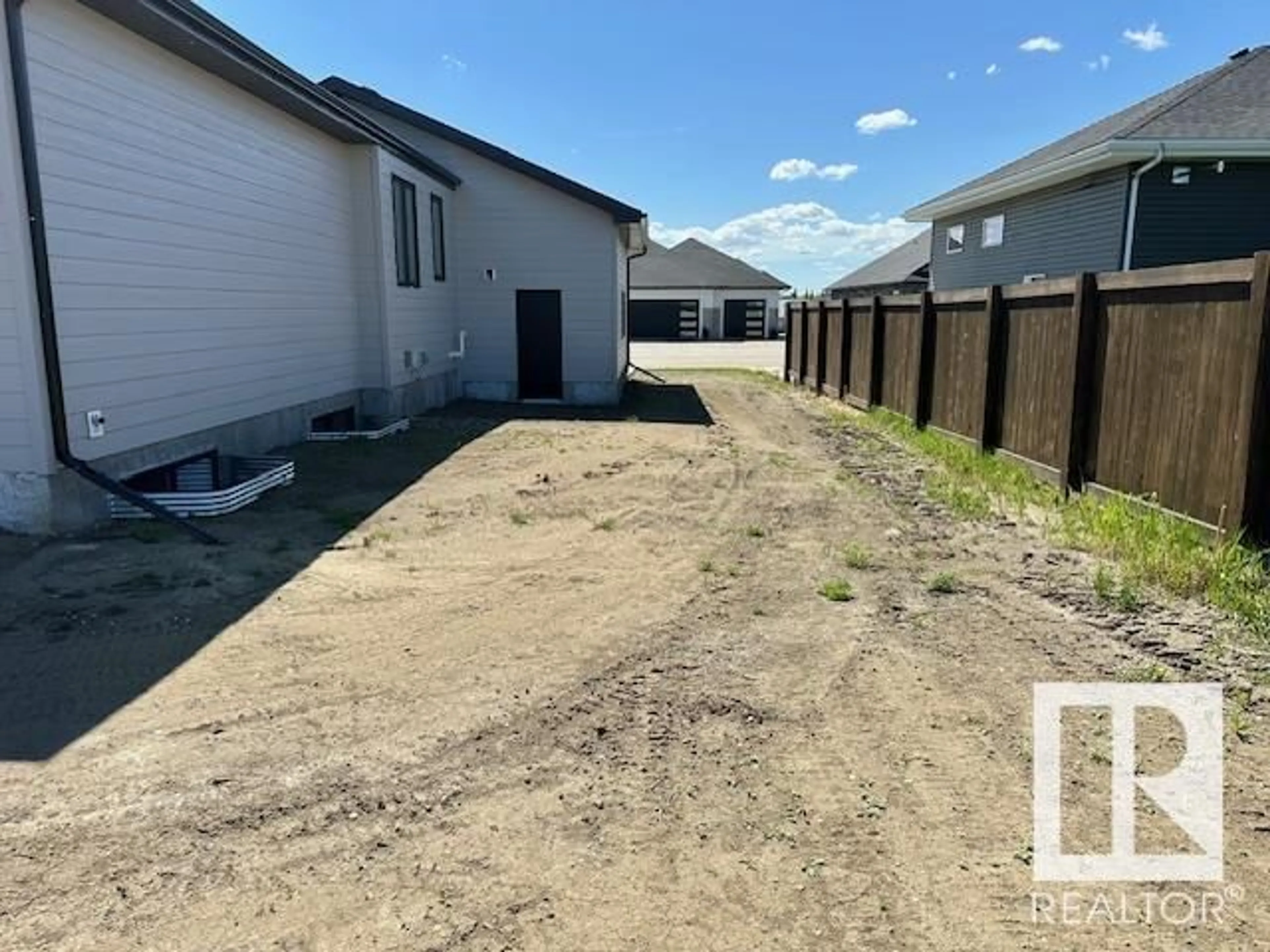 Fenced yard for 6 HAYFIELD GV, Ardrossan Alberta T8E0A8