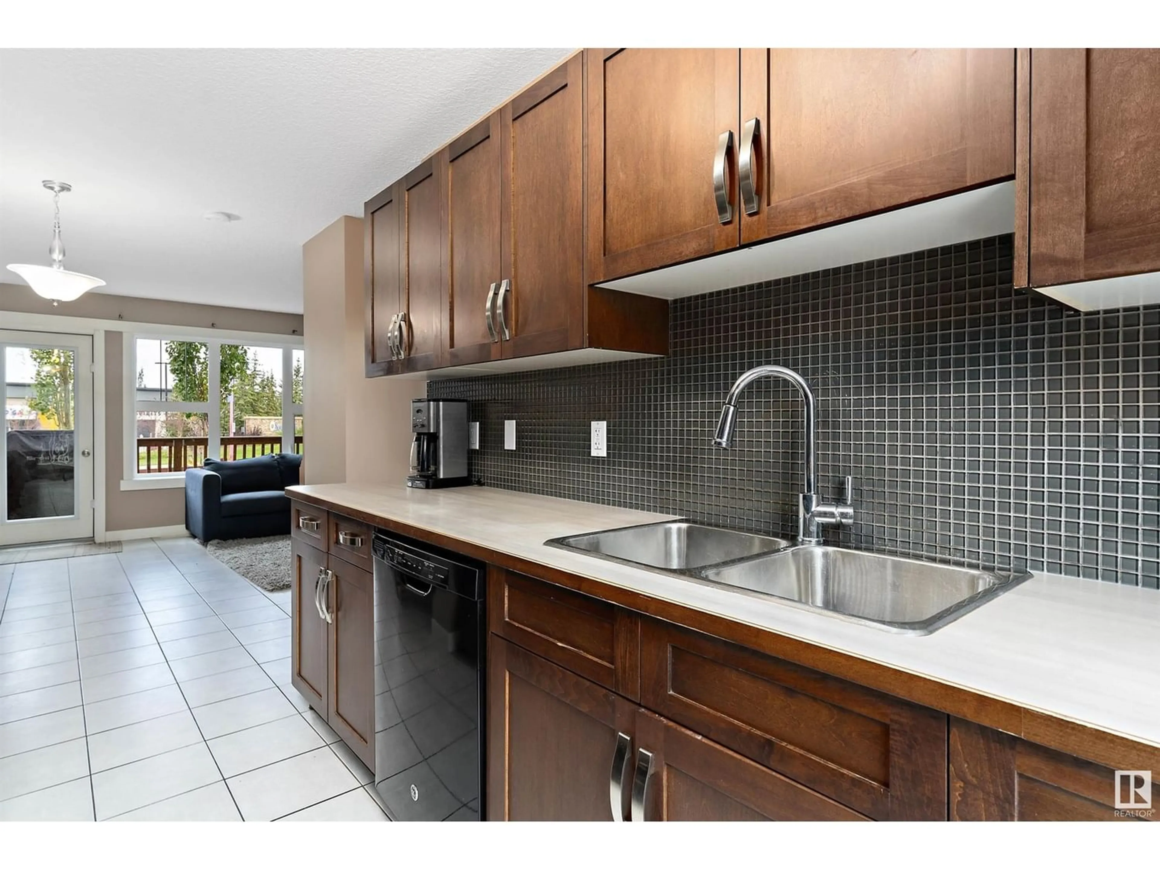 Standard kitchen for #166 401 SOUTHFORK DR, Leduc Alberta T9E0X1