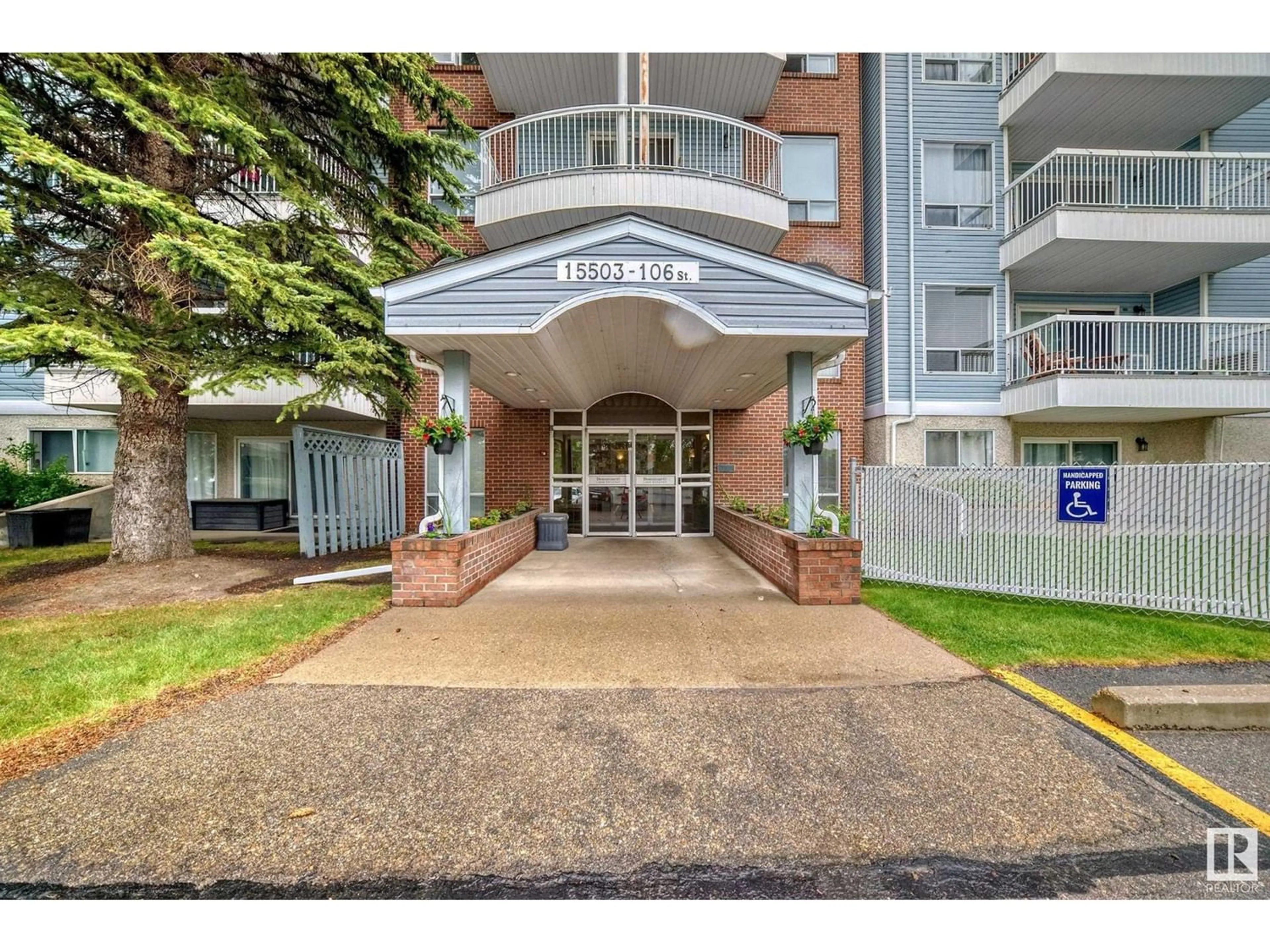 Indoor foyer for #316 15503 106 ST NW, Edmonton Alberta T5X5W7