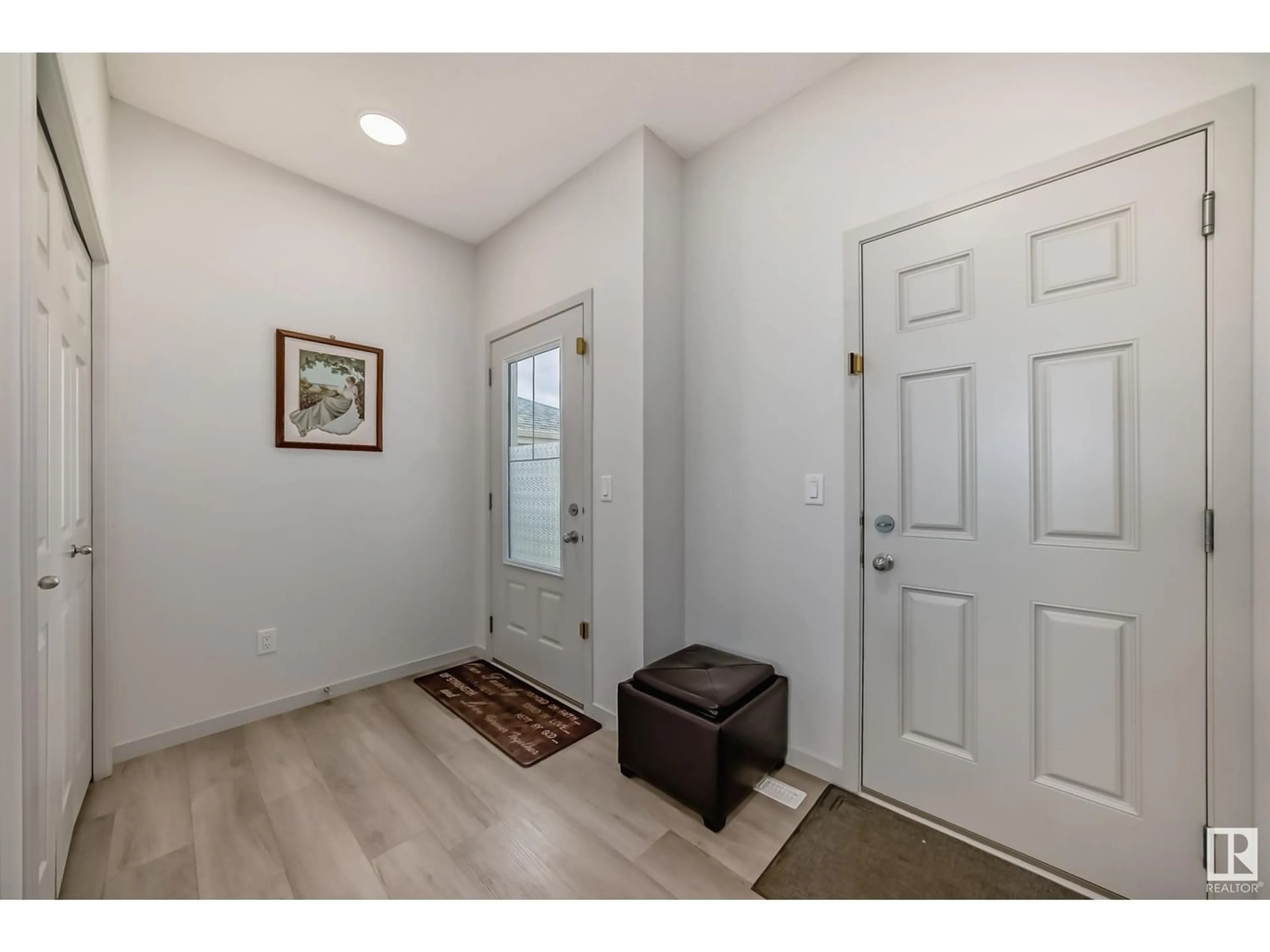 Indoor entryway for 5337 Lark Landing NW NW, Edmonton Alberta T5S0P2