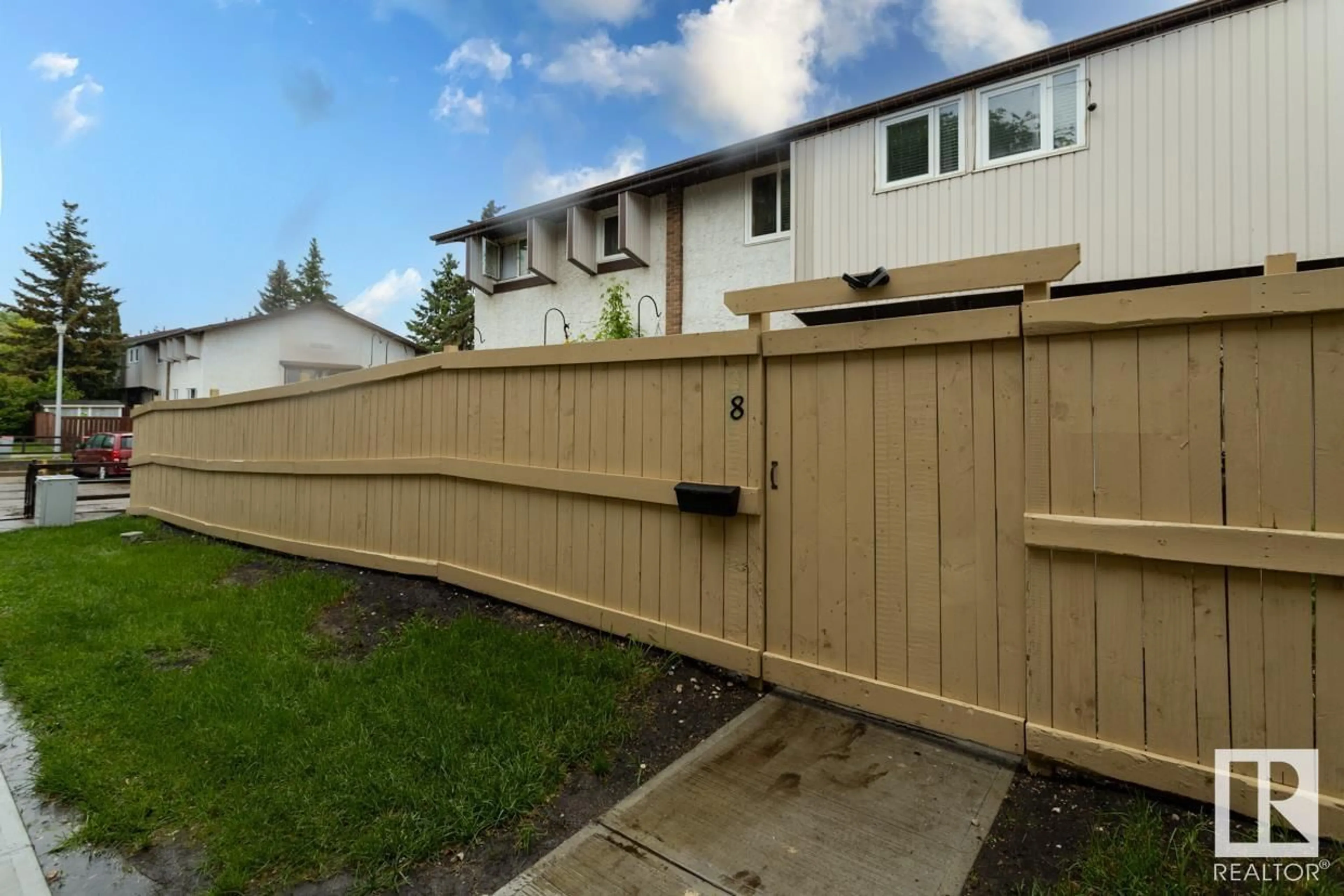 Fenced yard for #8 14110 80 ST NW, Edmonton Alberta T5C1L6