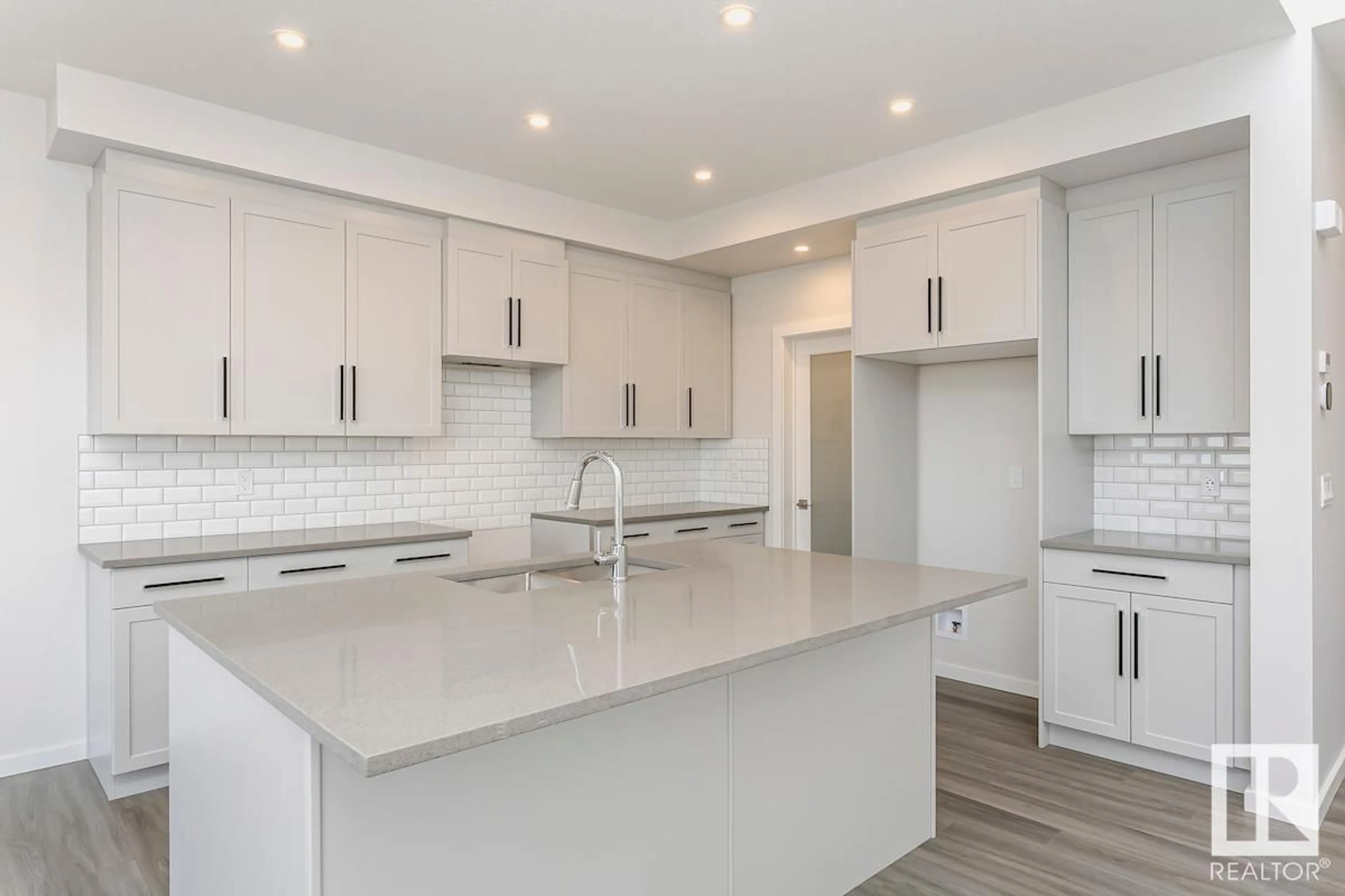 Contemporary kitchen for 3466 KULAY GR SW, Edmonton Alberta T6W2J7