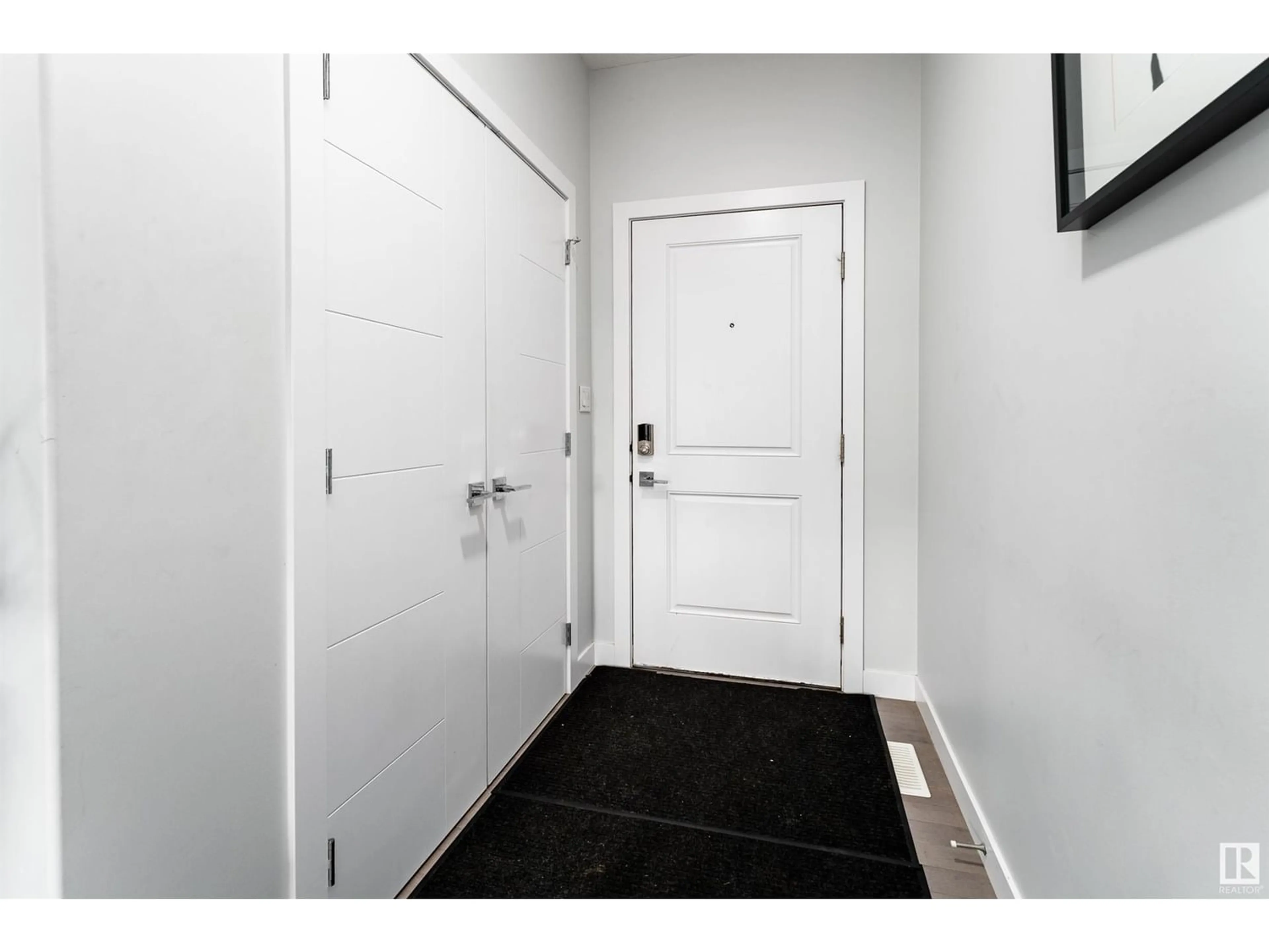 Indoor entryway for 9455 227 ST NW, Edmonton Alberta T5T7B4