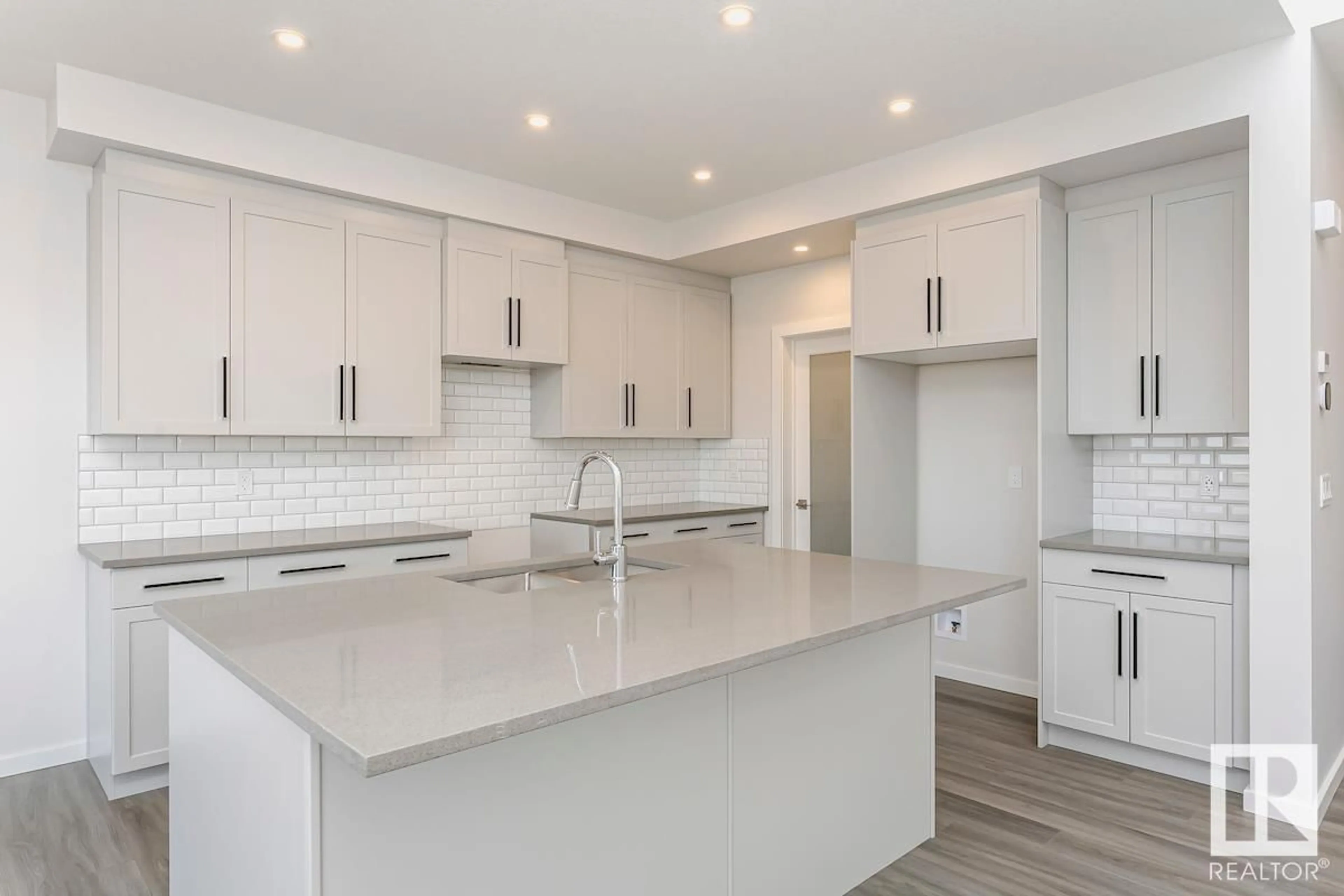 Contemporary kitchen for 3468 KULAY GR SW, Edmonton Alberta T6W1A5