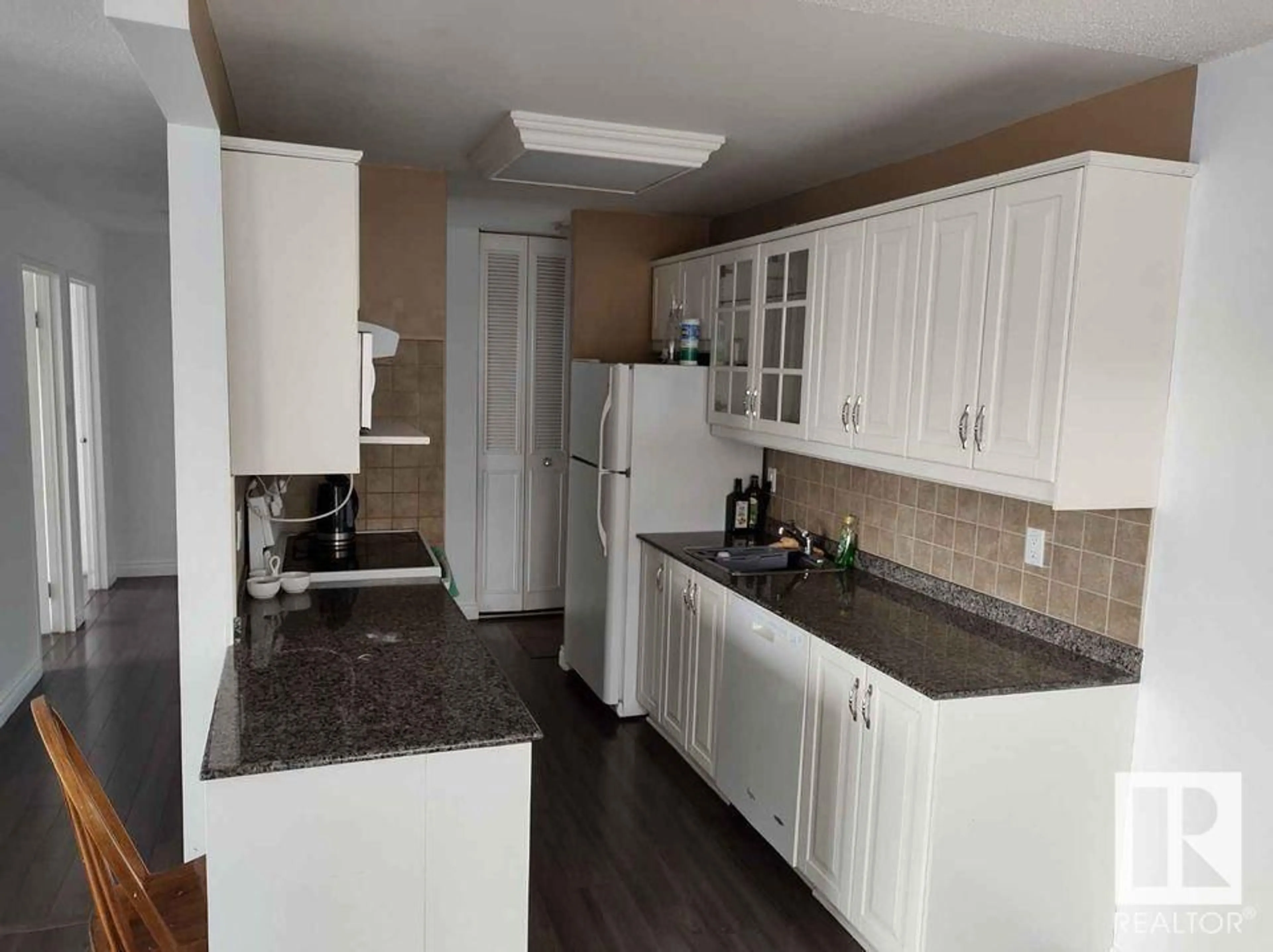 Standard kitchen for #1808 9909 104 ST NW, Edmonton Alberta T5K2G5