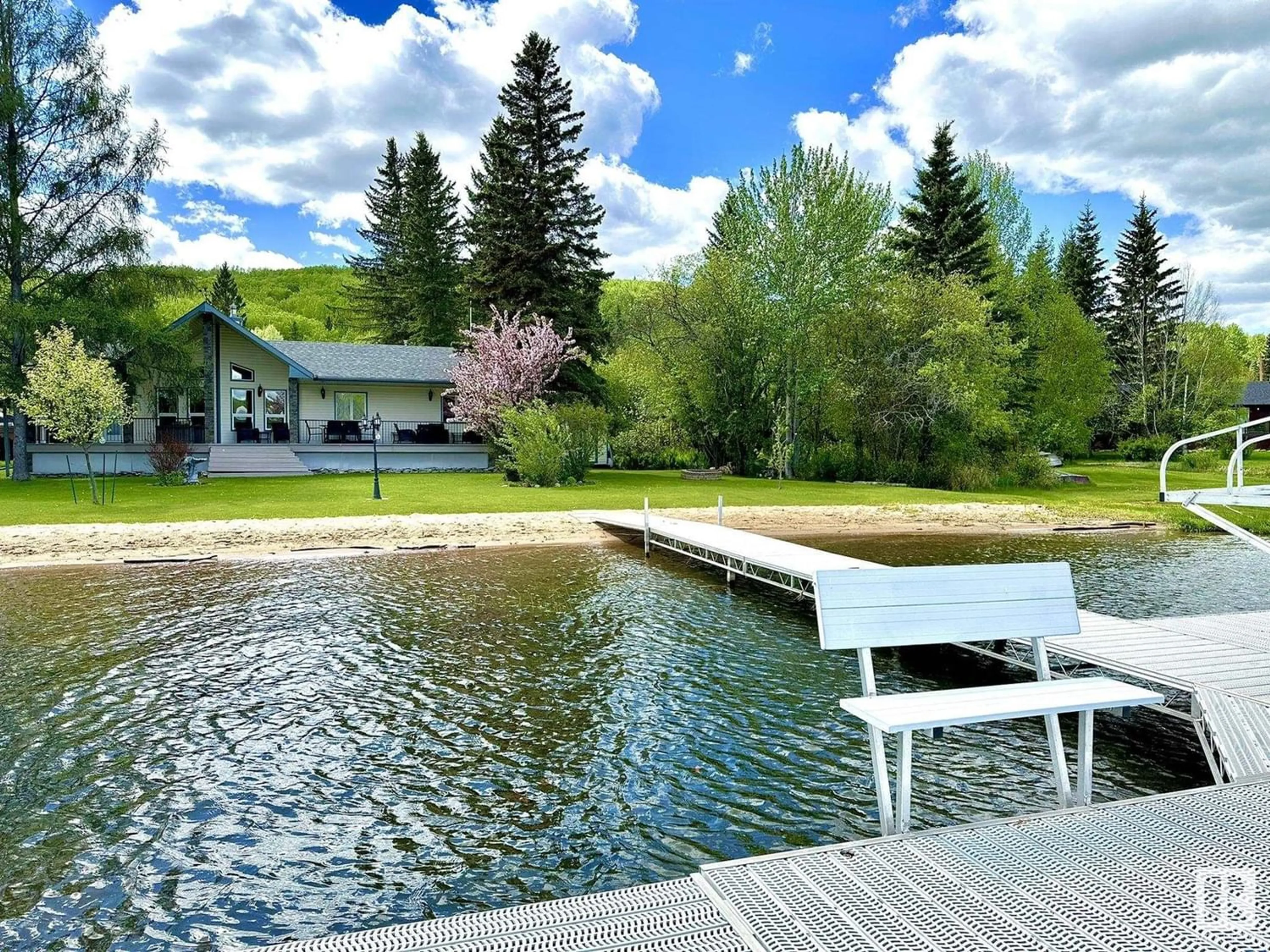 Cottage for 109 LONG LAKE DR, Long Lake Alberta T0A0M0