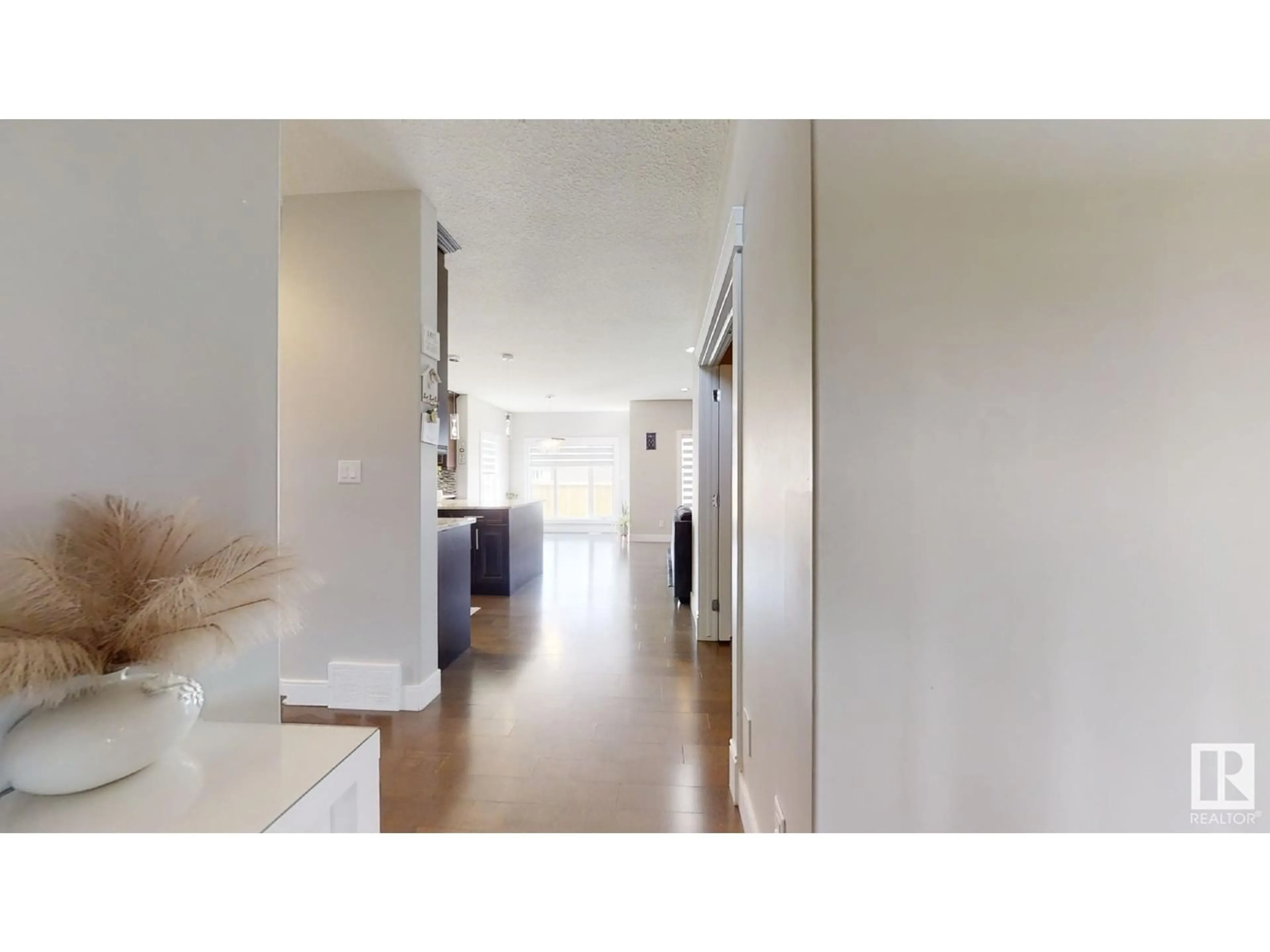 Indoor foyer for 5110 RUE EAGLEMONT ST, Beaumont Alberta T4X0H0