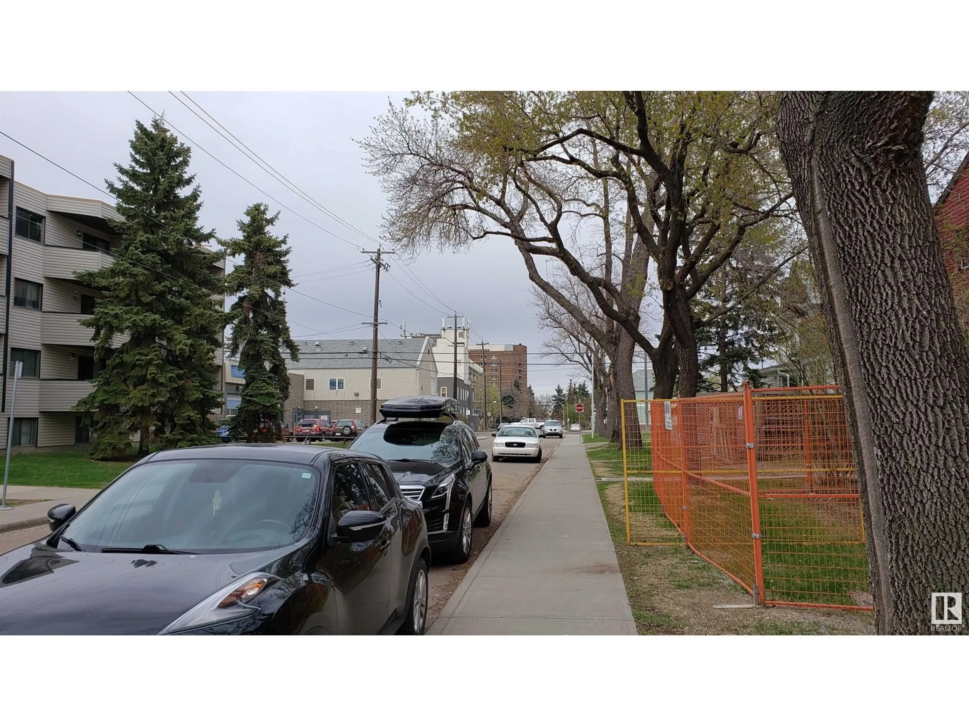 Street view for 9527 103 AV NW, Edmonton Alberta T5H0G8