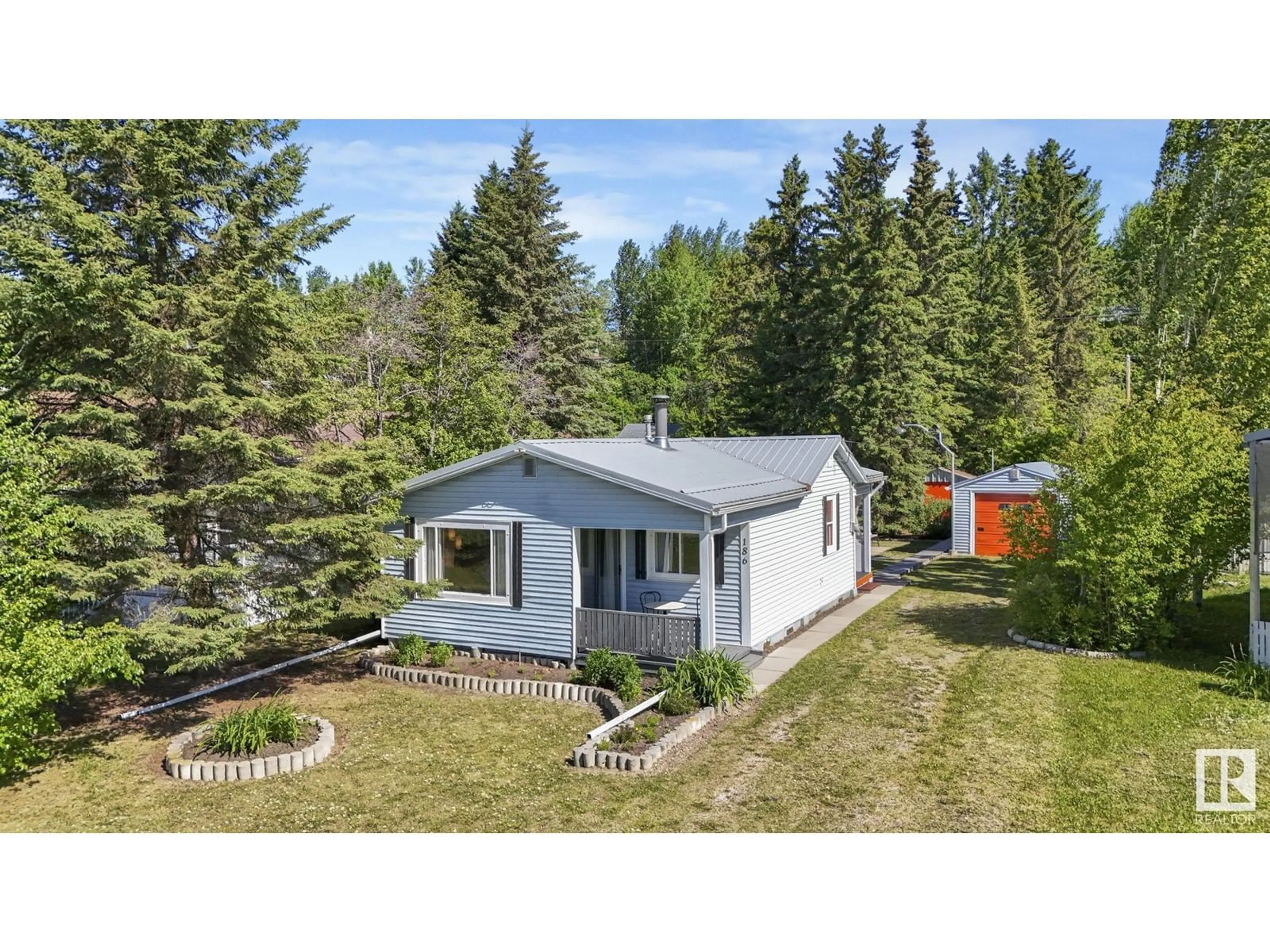 Cottage for 186 Oscar Wikstrom DR, Rural Lac Ste. Anne County Alberta T0W0W0
