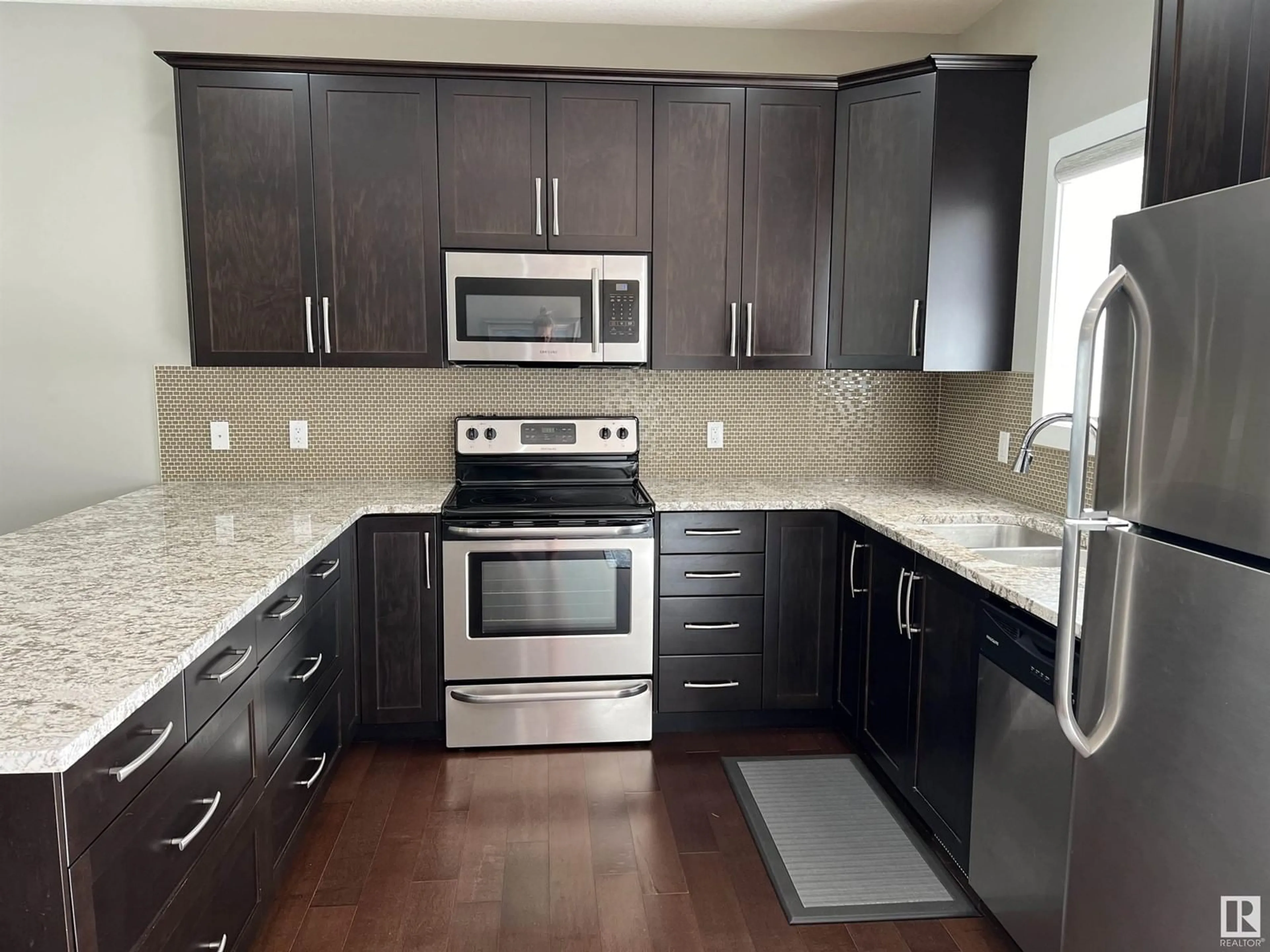 Contemporary kitchen for #40 401 Bothwell DR, Sherwood Park Alberta T8H2C9