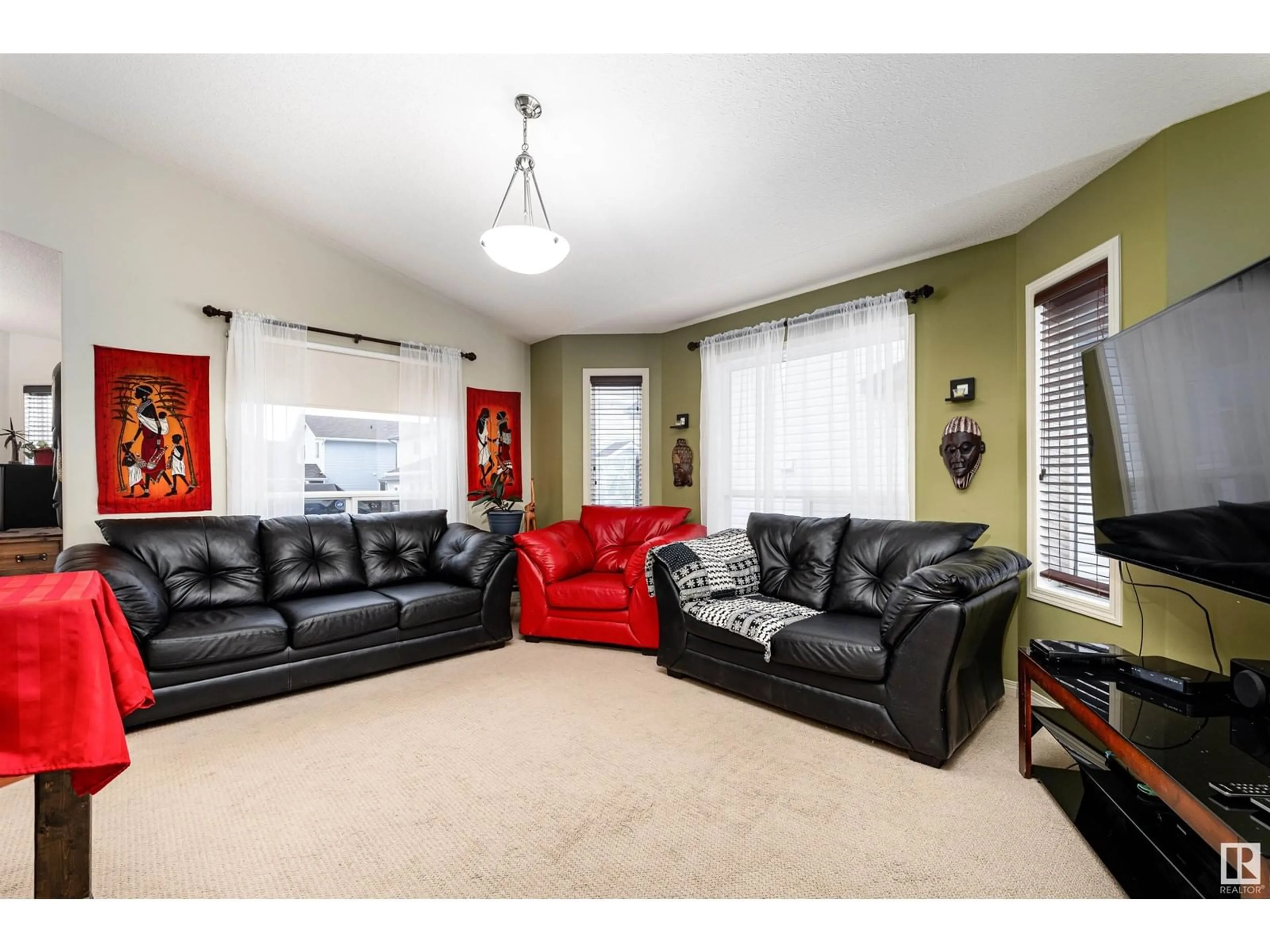 Living room for 9309 106 AV, Morinville Alberta T8R1T9