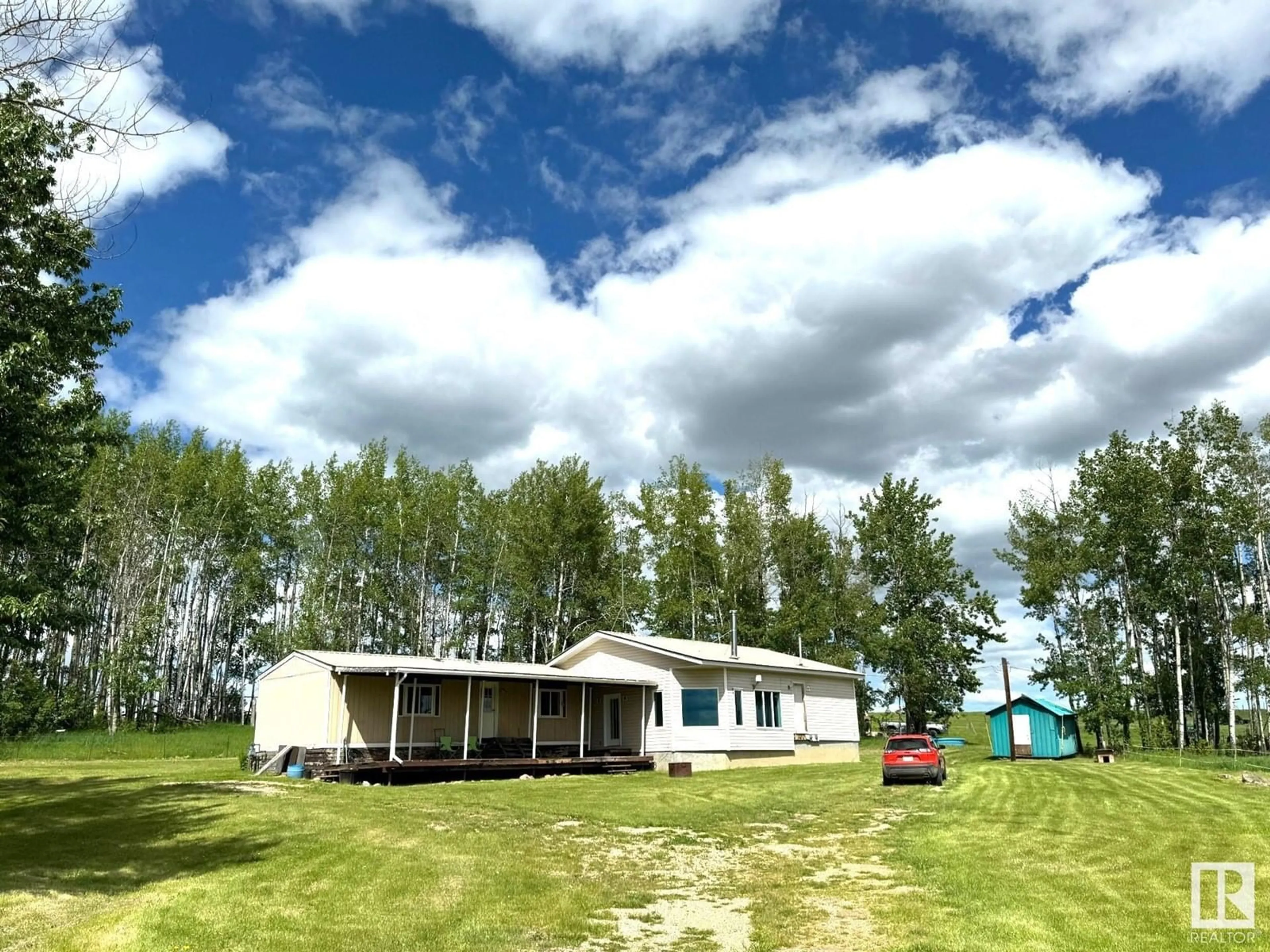 Outside view for 54509 RRD 101, Rural Yellowhead Alberta T0E2M0