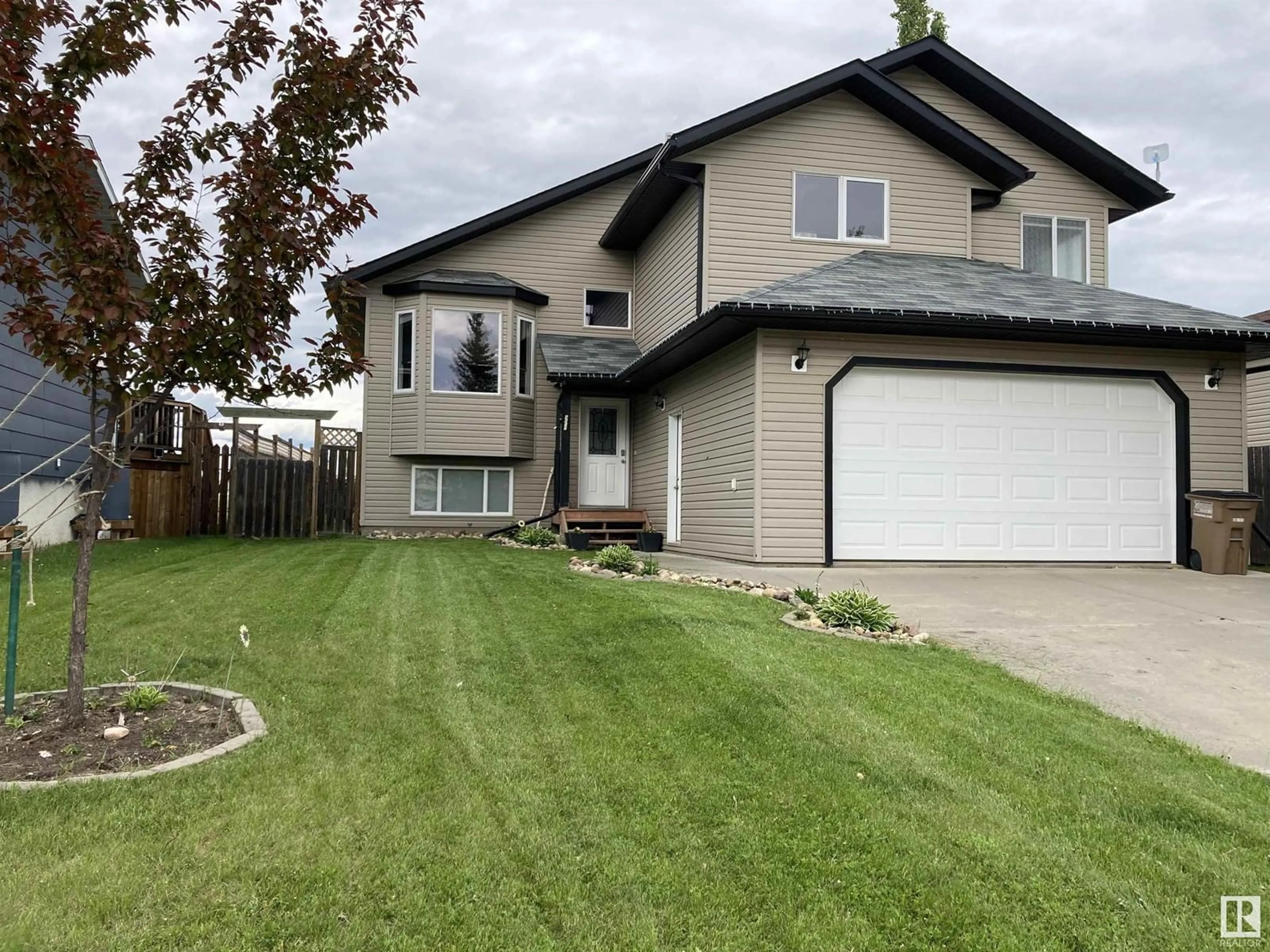 Frontside or backside of a home for 4612 31 ST, Athabasca Town Alberta T9S1P2