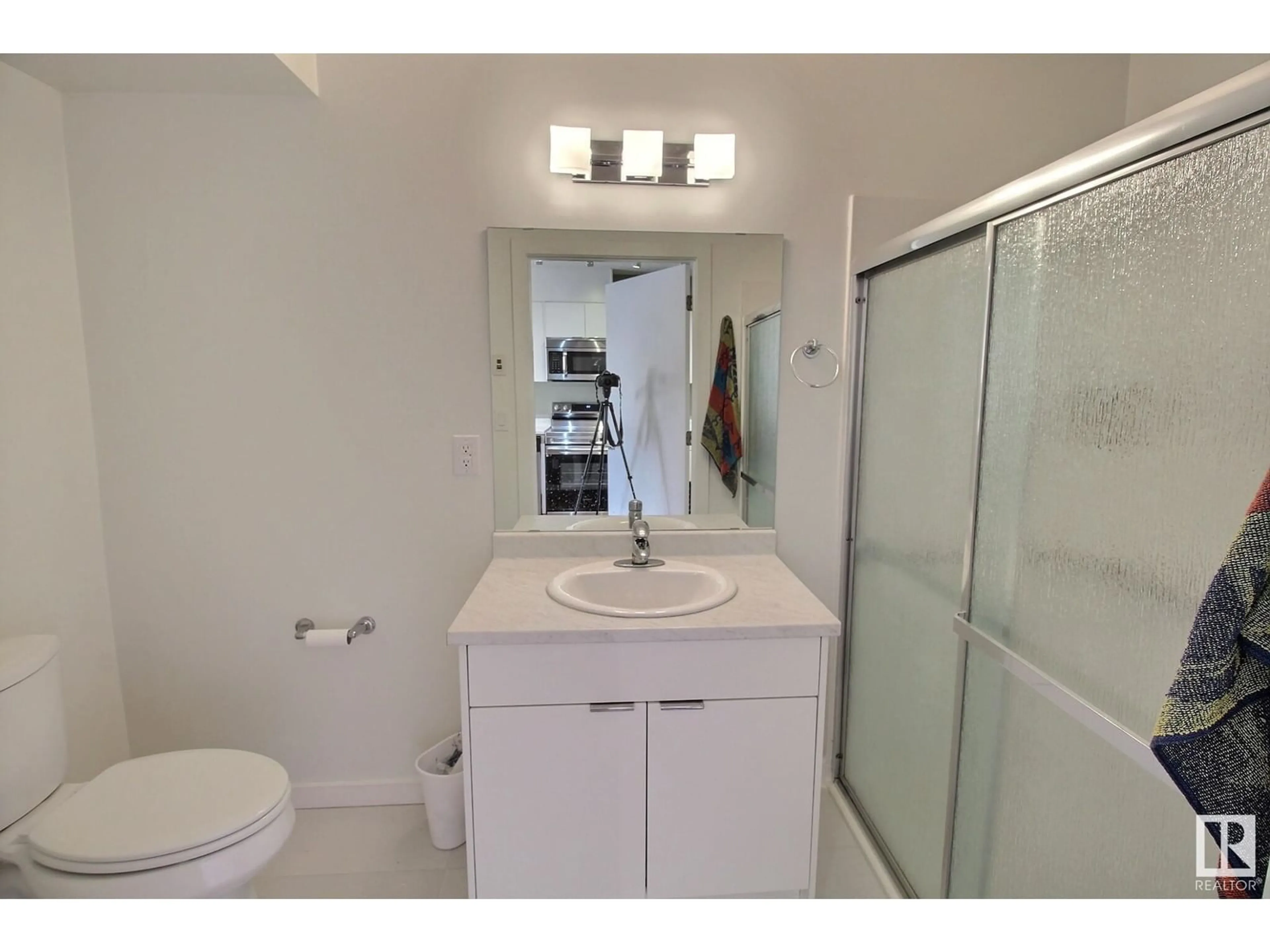 Standard bathroom for #103 610 CALAHOO RD, Spruce Grove Alberta T7X1R1