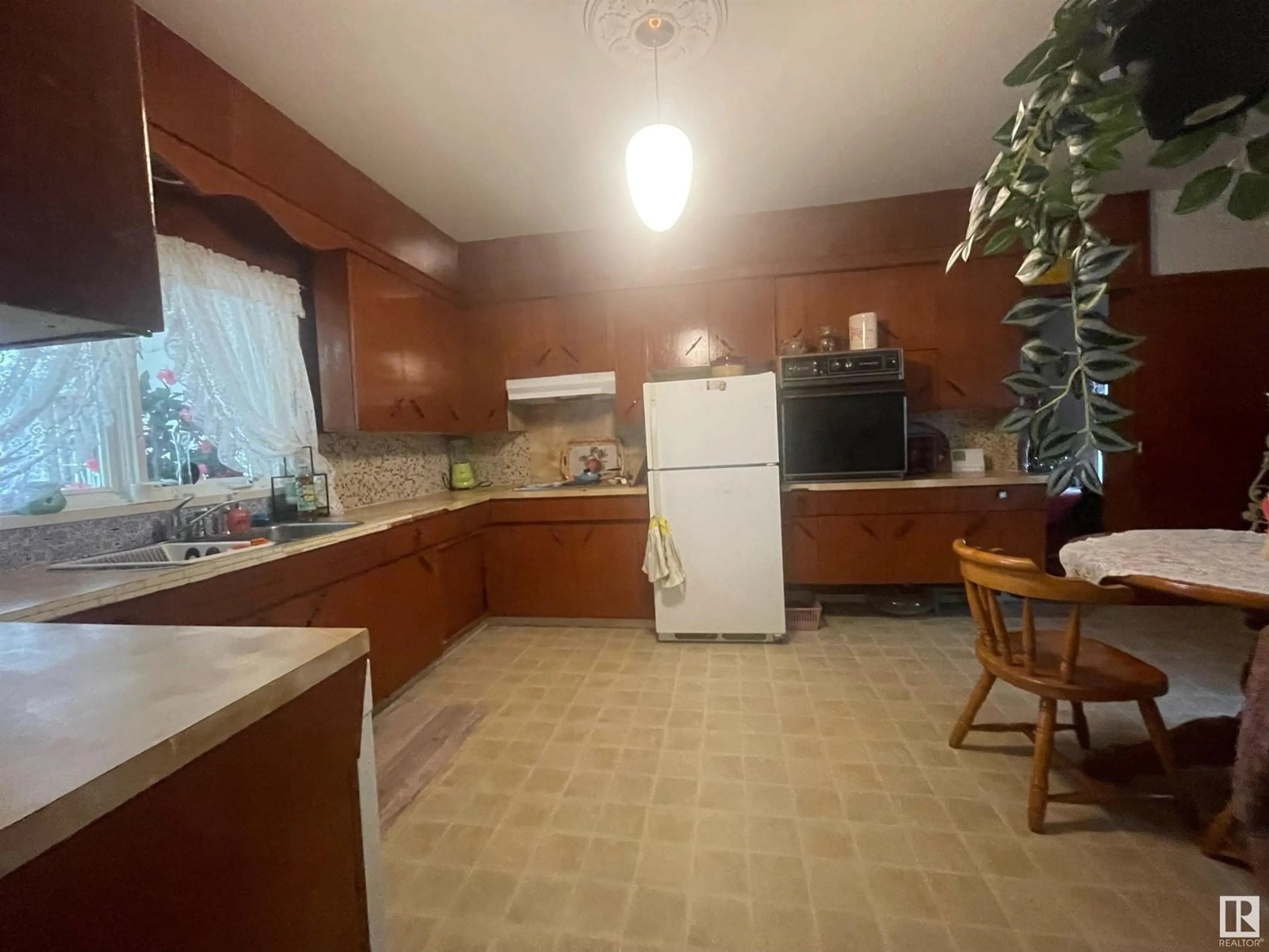 Kitchen, unknown floor, cottage for 5012 51 AV, Cold Lake Alberta T9M1X2