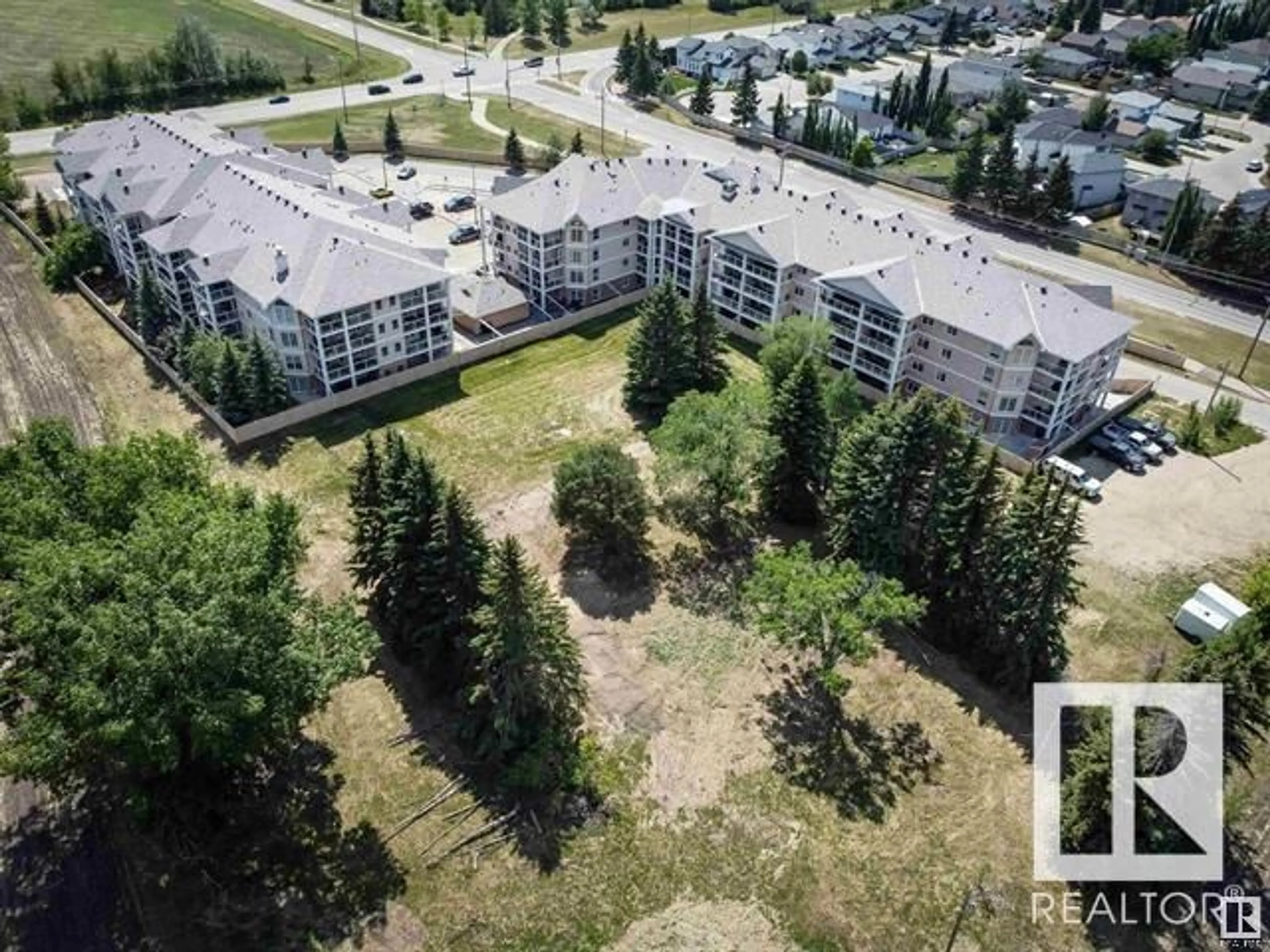 Outside view for #121 7801 GOLF COURSE RD, Stony Plain Alberta T7Z1M2