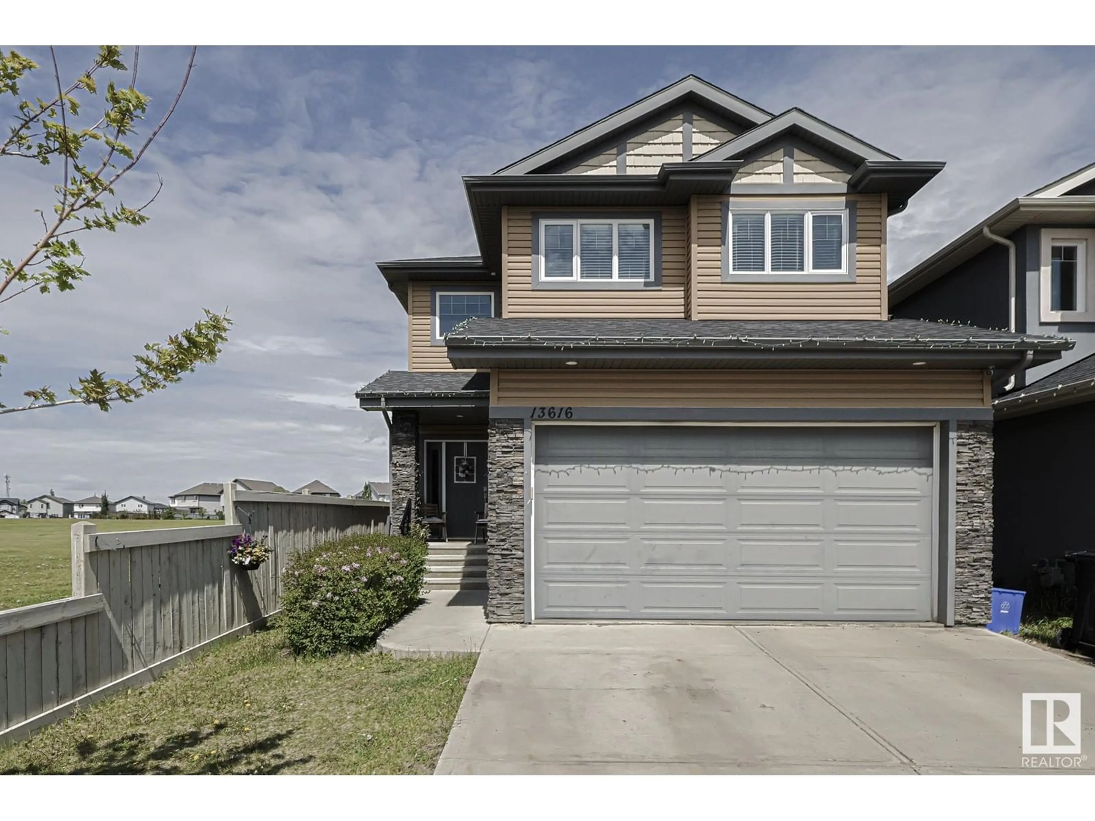 Frontside or backside of a home for 13616 163 AV NW, Edmonton Alberta T6V0G3