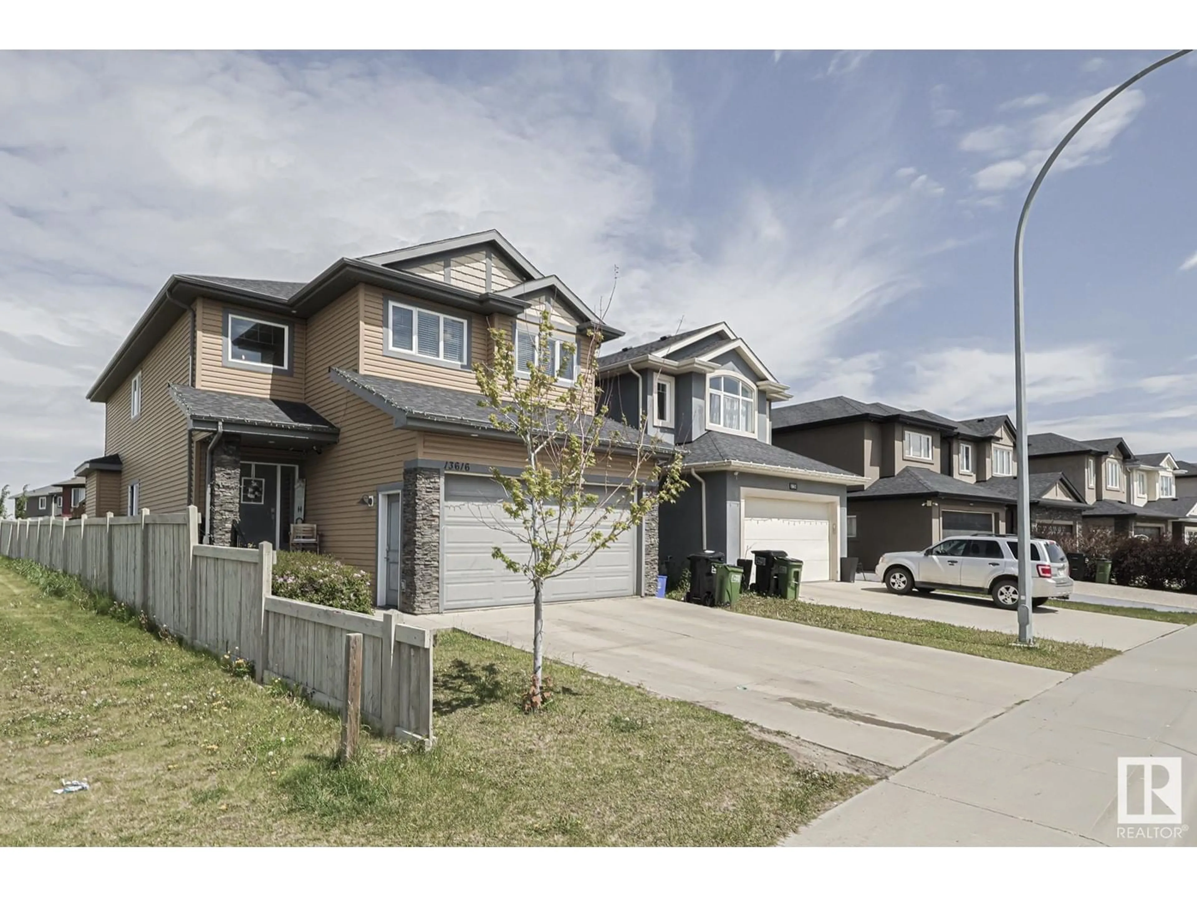 Frontside or backside of a home for 13616 163 AV NW, Edmonton Alberta T6V0G3