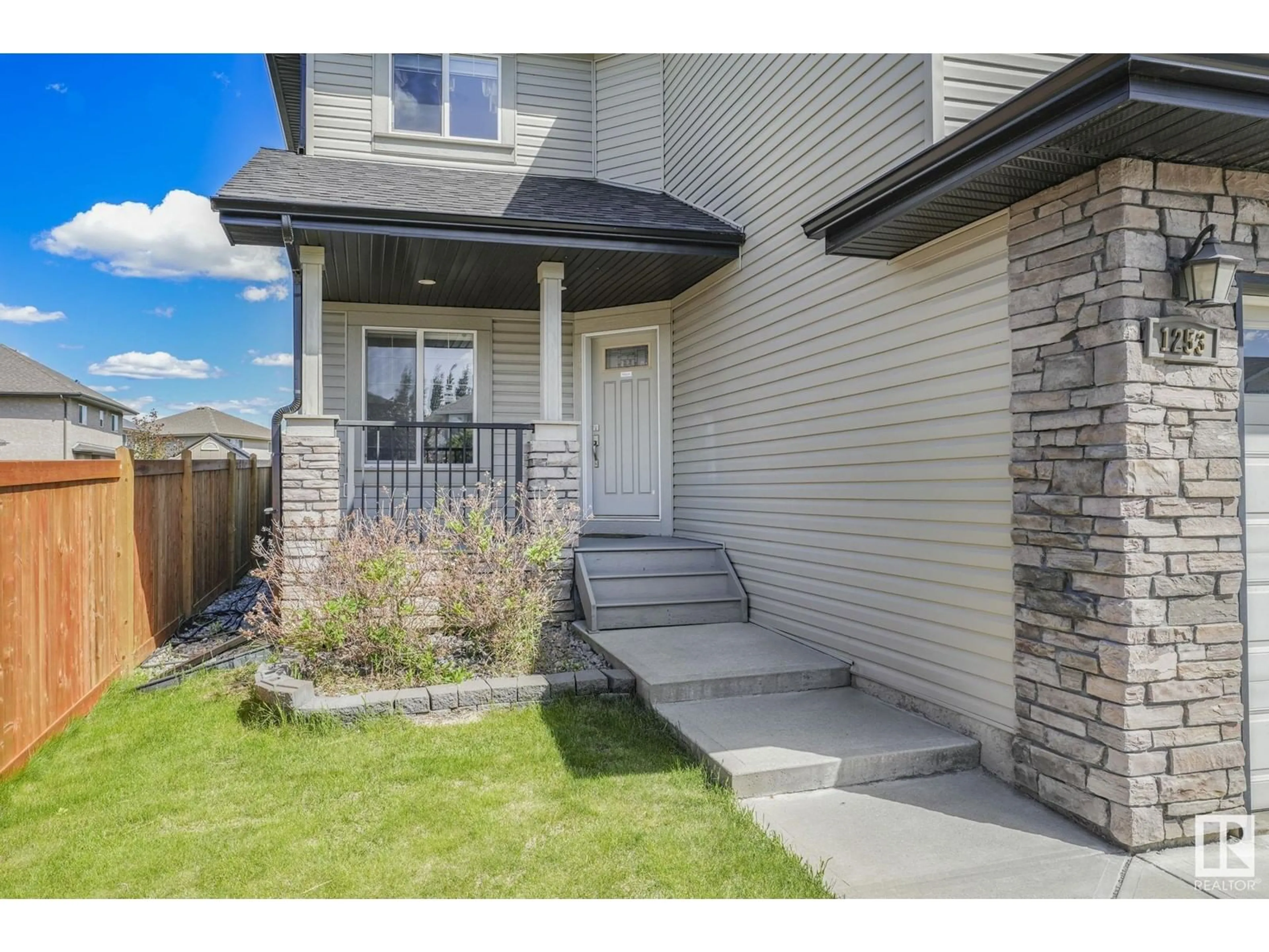 Frontside or backside of a home for 1253 CUNNINGHAM DR SW, Edmonton Alberta T6W0R6