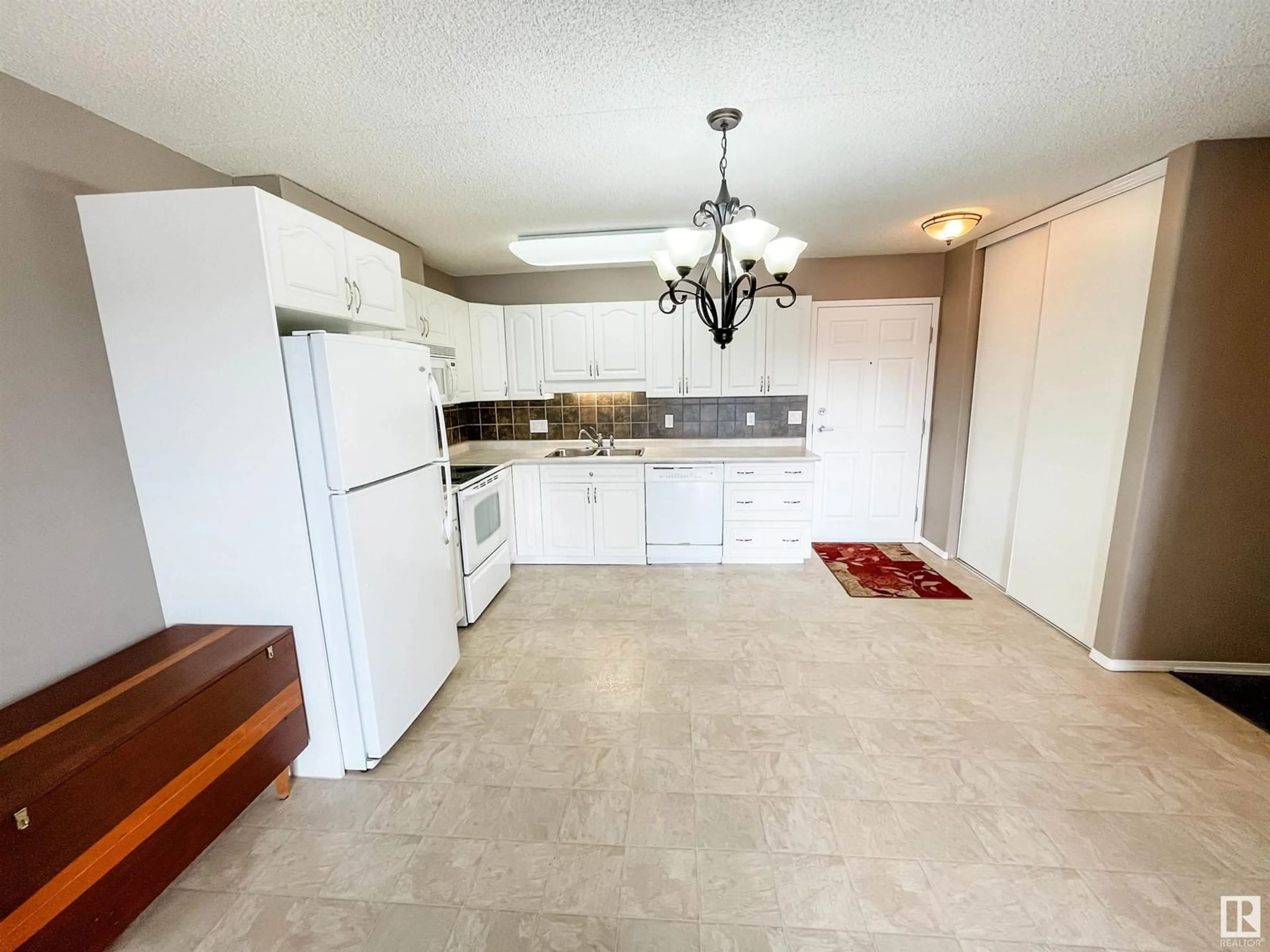 Standard kitchen for #301 4004 47 ST, Drayton Valley Alberta T7A0A2