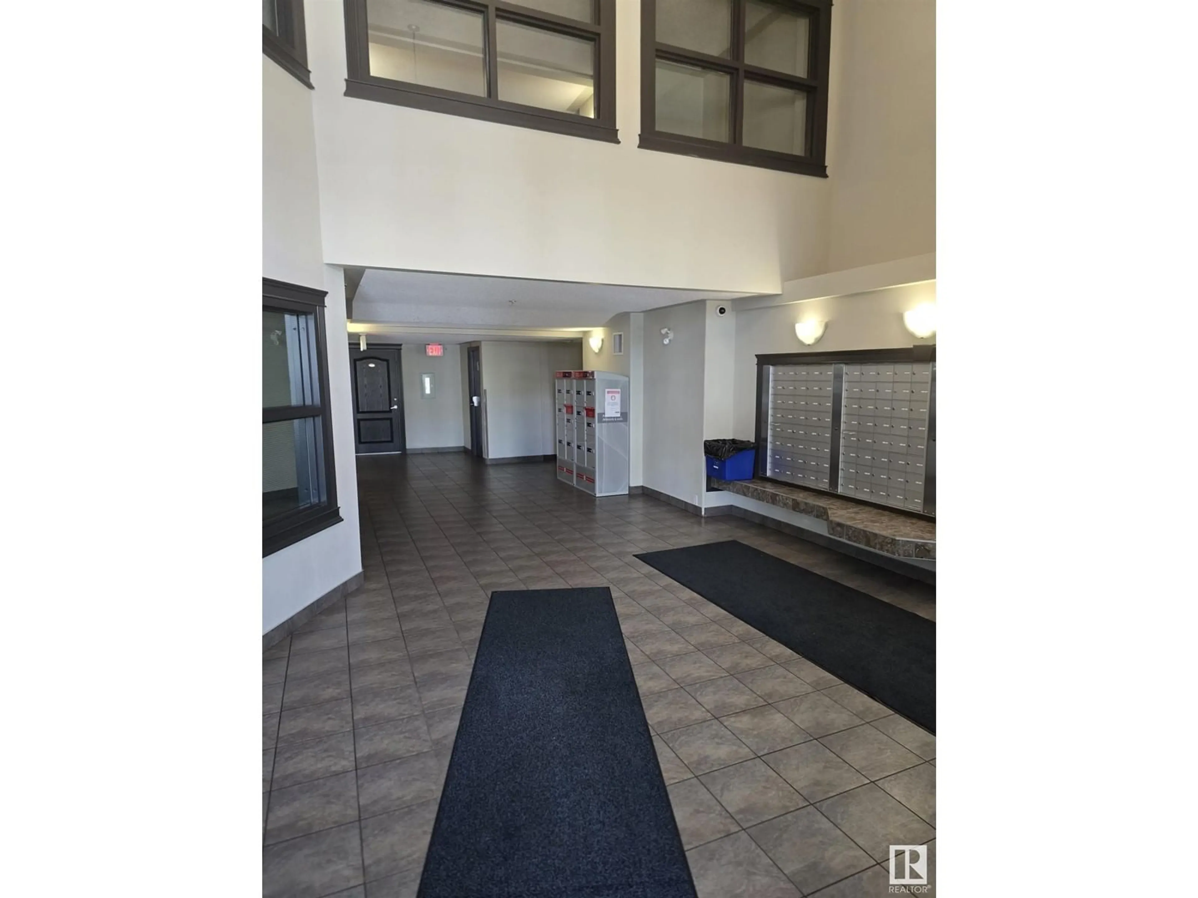 Indoor lobby for #1132 9363 SIMPSON DR NW, Edmonton Alberta T6R0N2