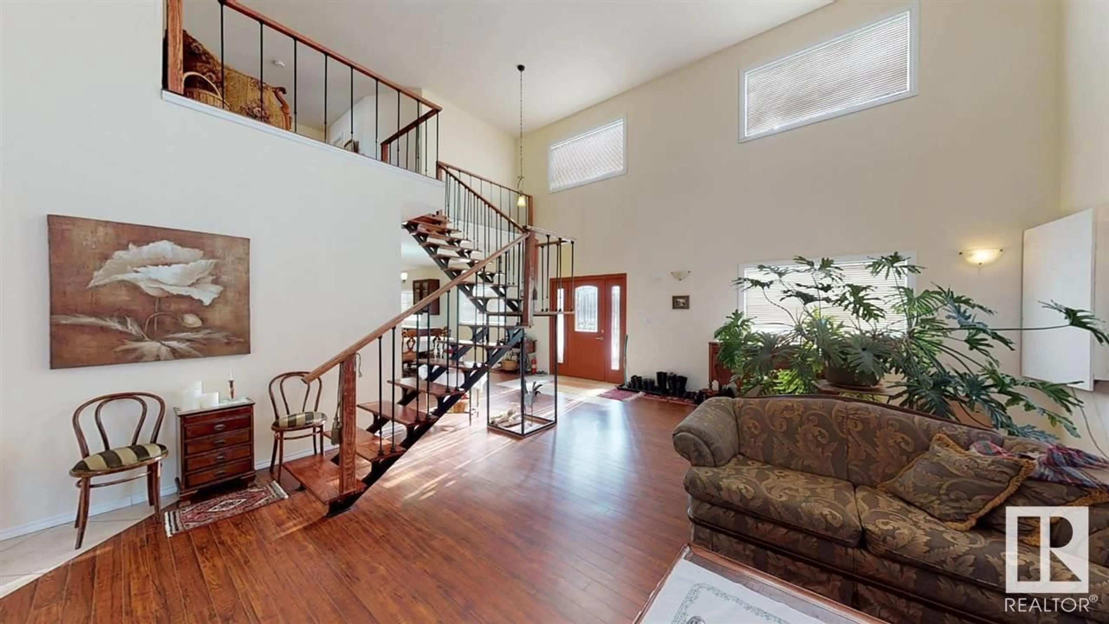 Indoor foyer for 57203 RGE RD 44, Rural Lac Ste. Anne County Alberta T0E1A0