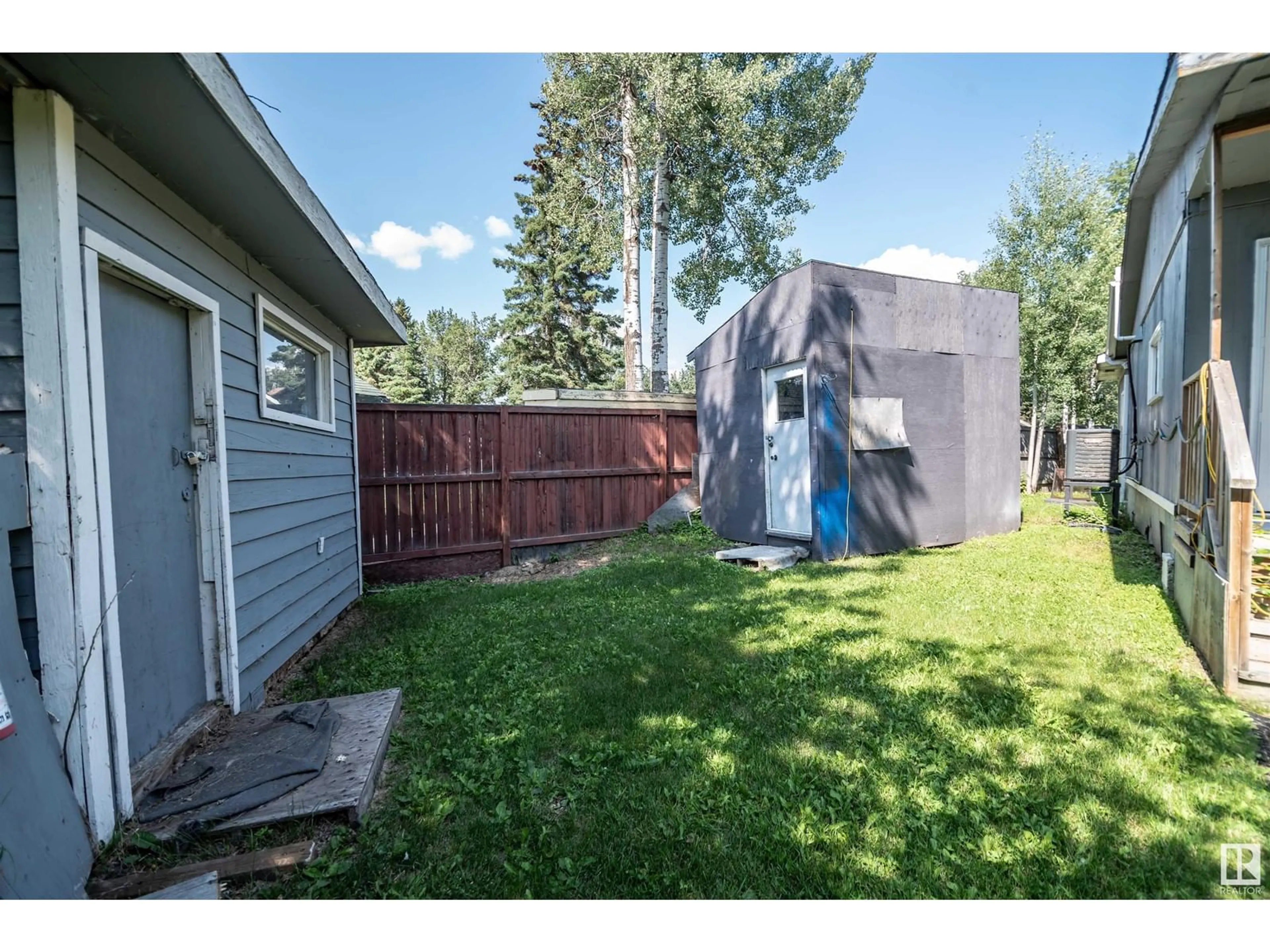 Fenced yard for 4803 60 ST, Rural Lac Ste. Anne County Alberta T0E0A0