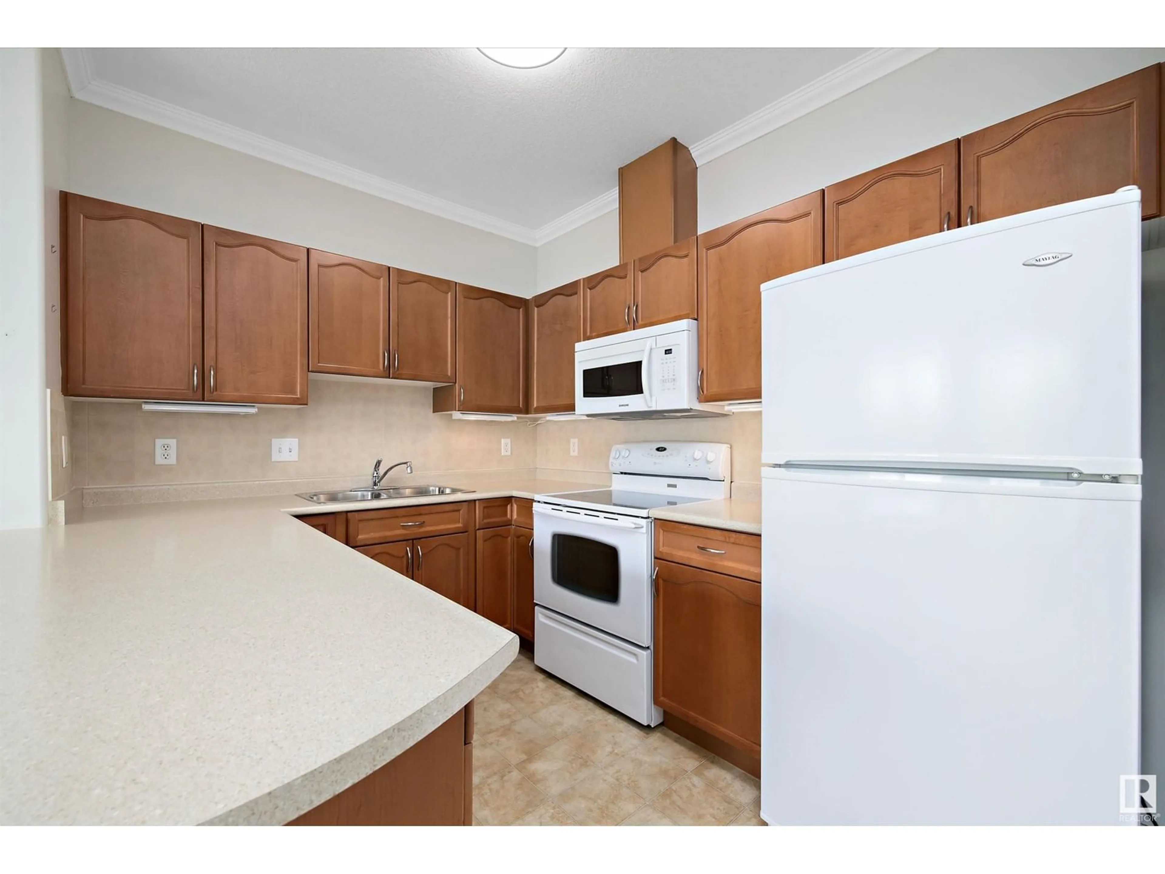 Standard kitchen for #215 8528 82 AV NW, Edmonton Alberta T6C0Y8