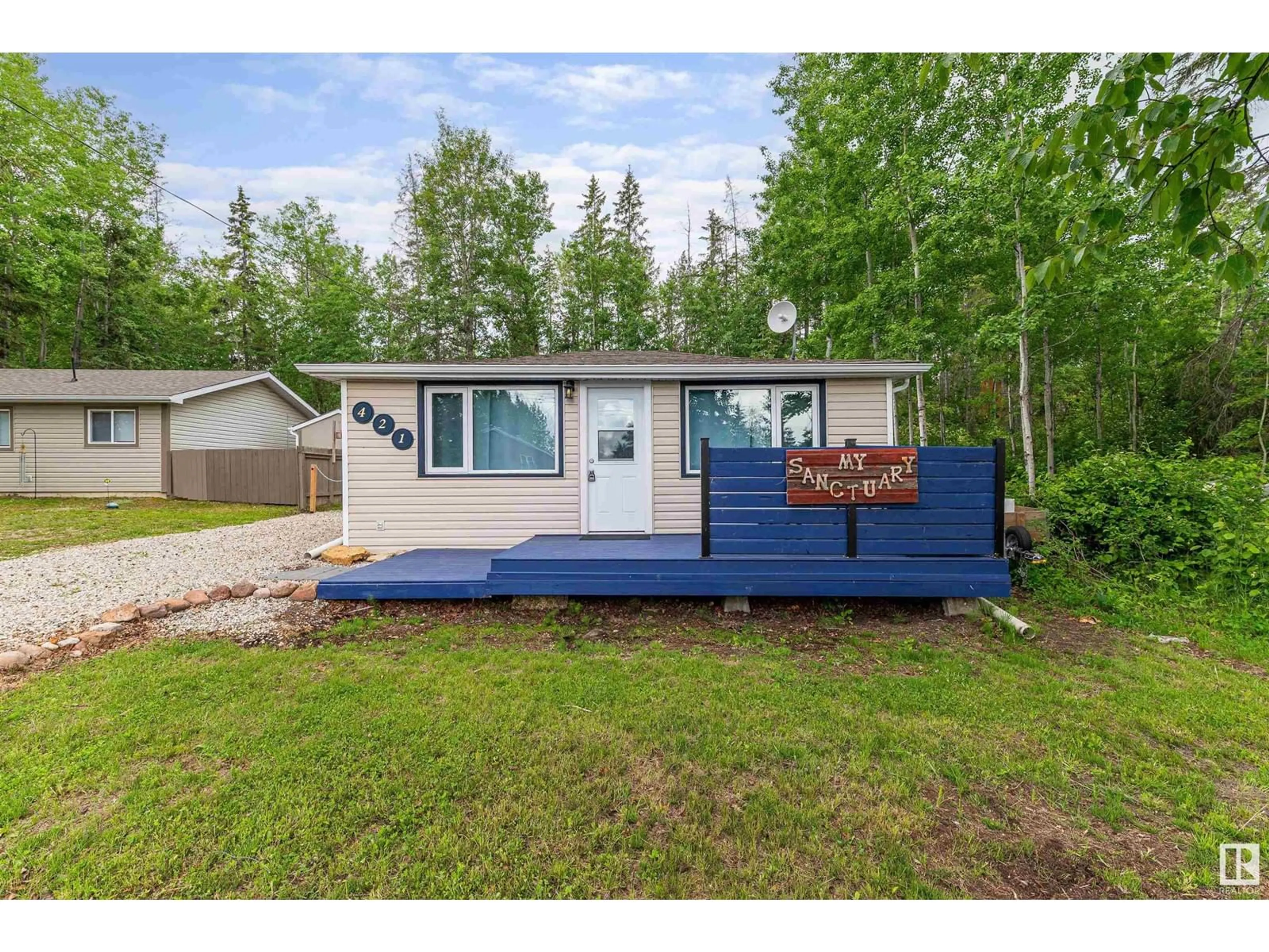 Cottage for 421 Lakeview DR, Rural Lac Ste. Anne County Alberta T0E1V0