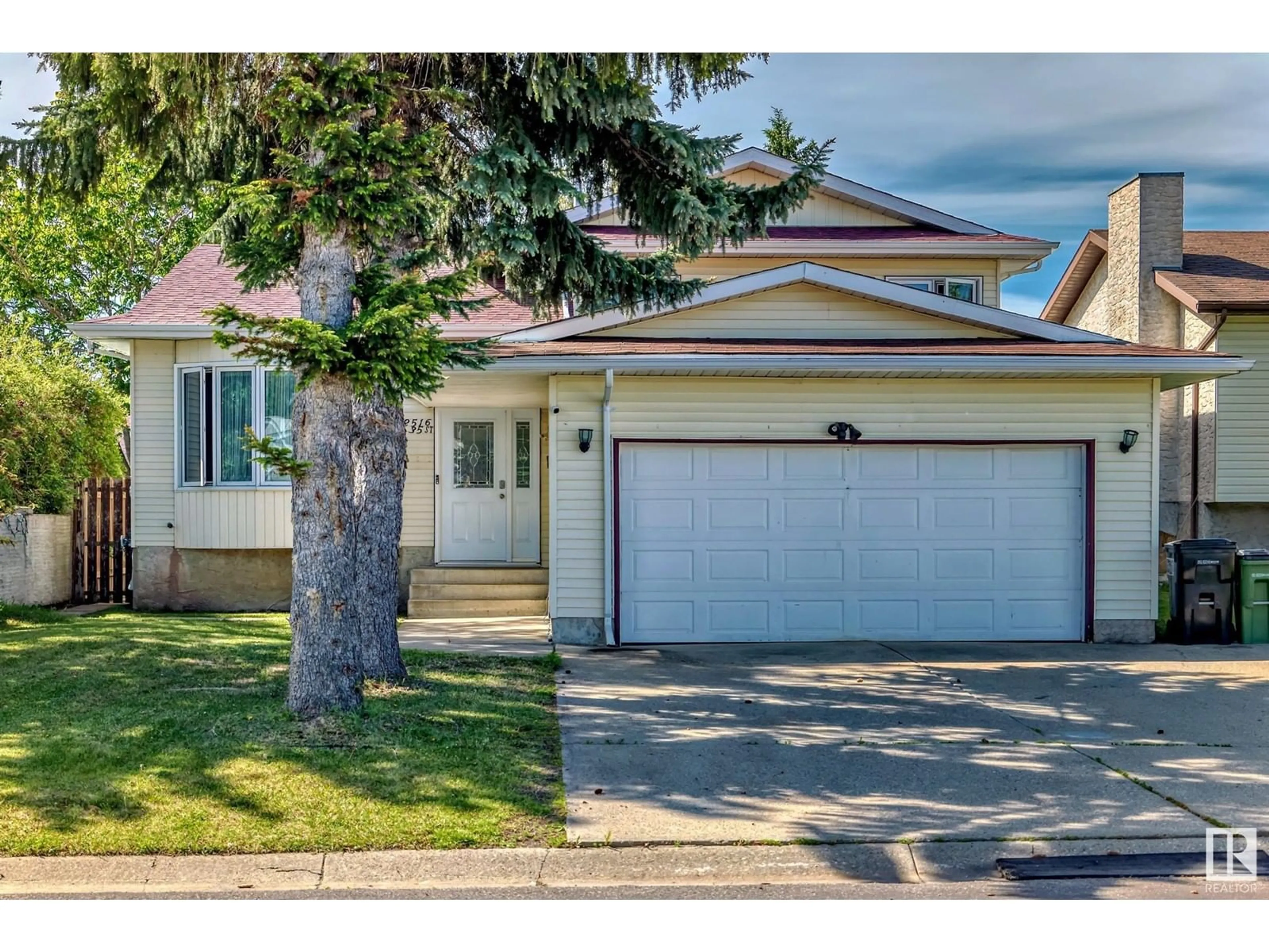 Frontside or backside of a home for 2516 35 ST NW NW, Edmonton Alberta T6L4G3