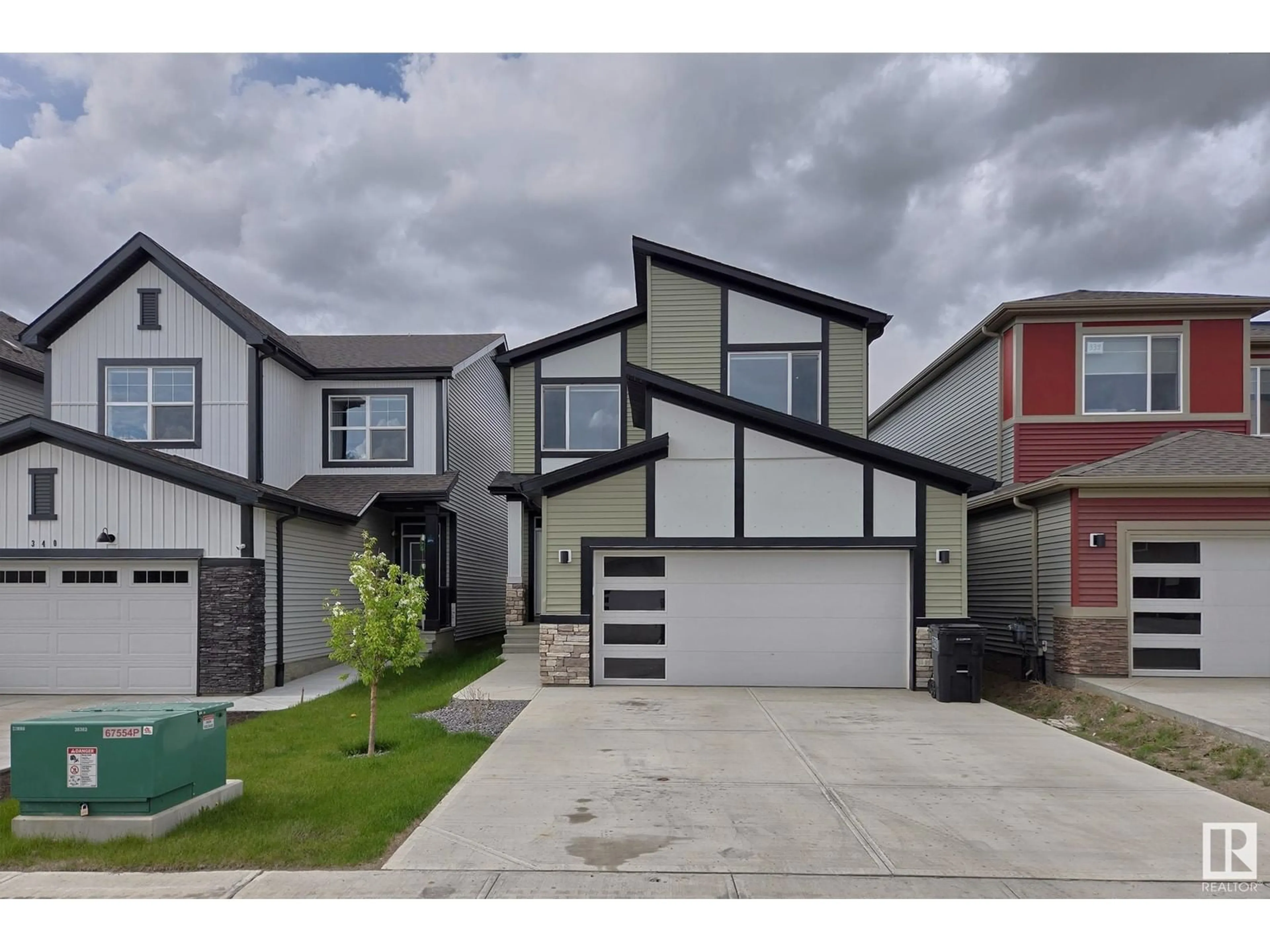Frontside or backside of a home for 336 35 AV NW, Edmonton Alberta T6T2P8