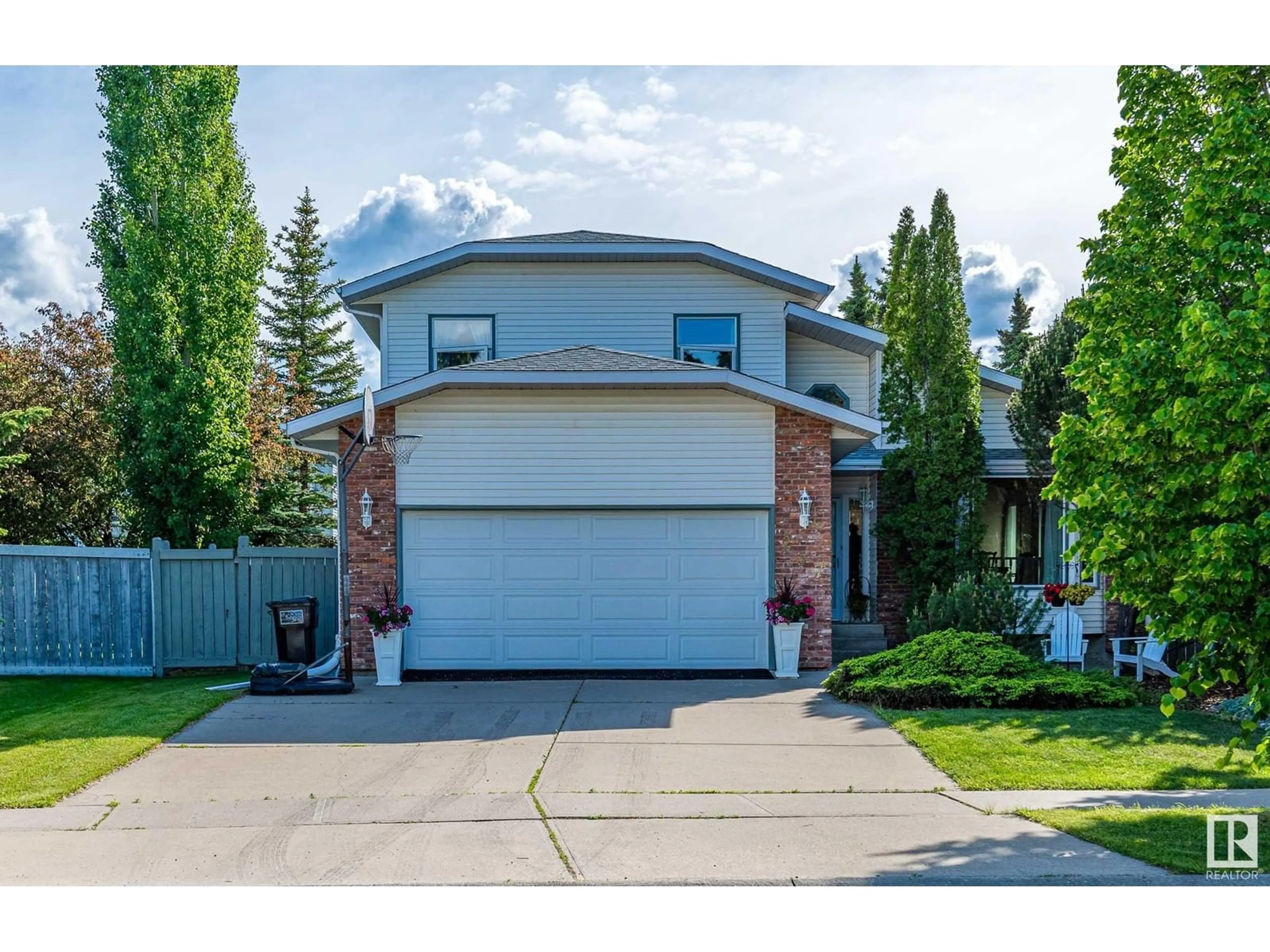 Frontside or backside of a home for 237 BURTON RD NW, Edmonton Alberta T6R1P6