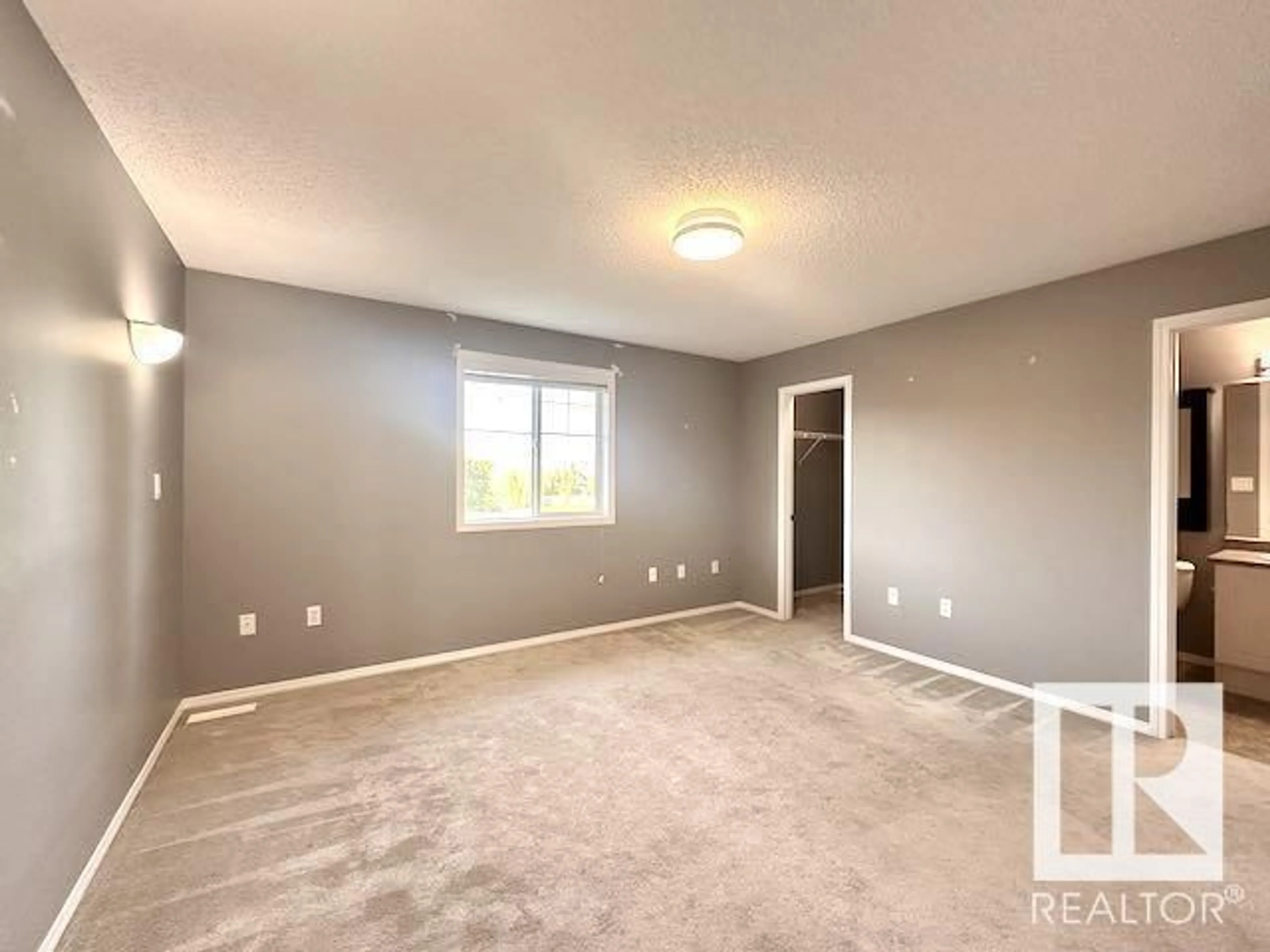 A pic of a room for #10 12104 16 AV SW, Edmonton Alberta T6W1X3