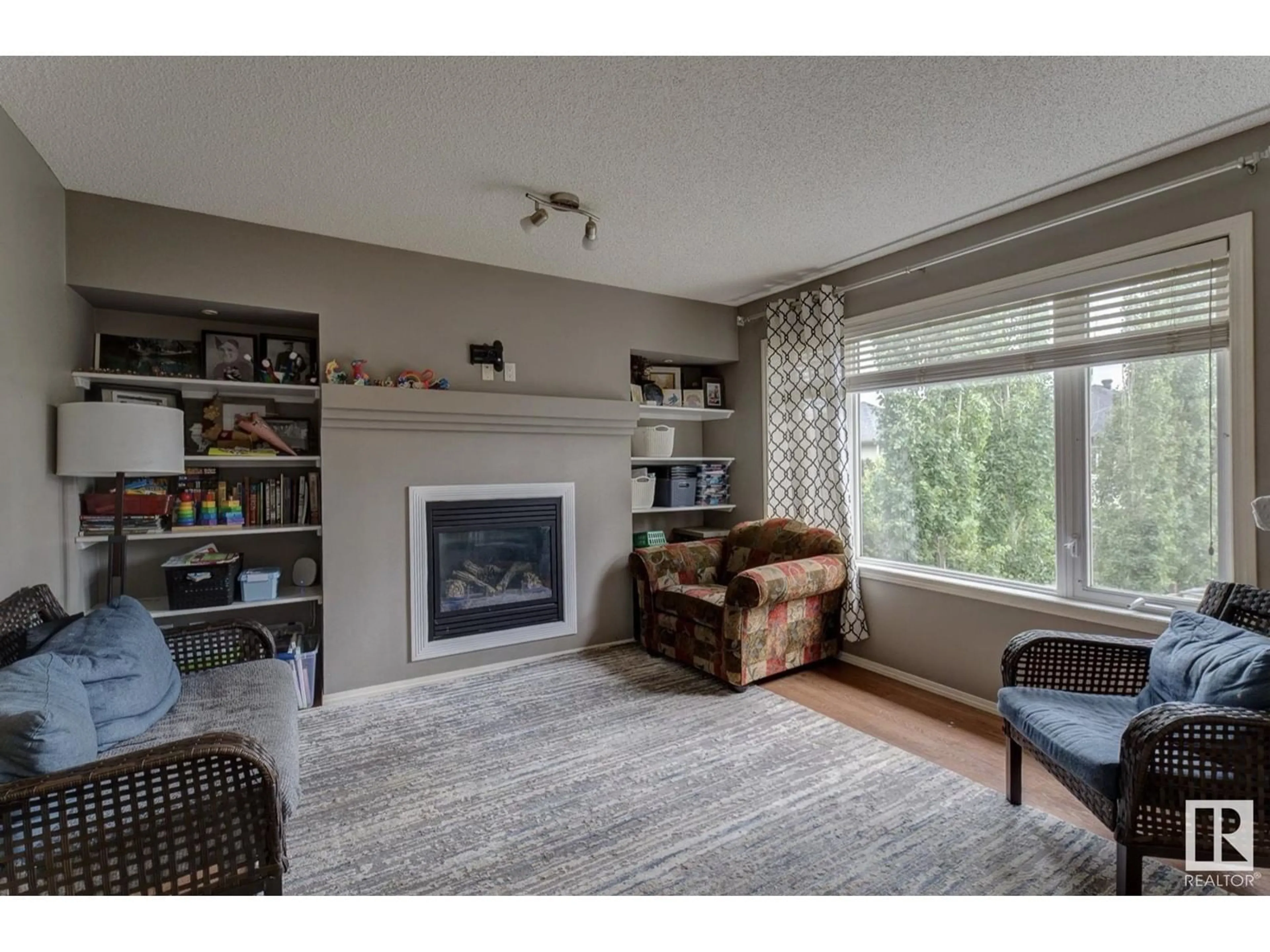 Living room for 94 RUE MOREAU, Beaumont Alberta T6X7B1