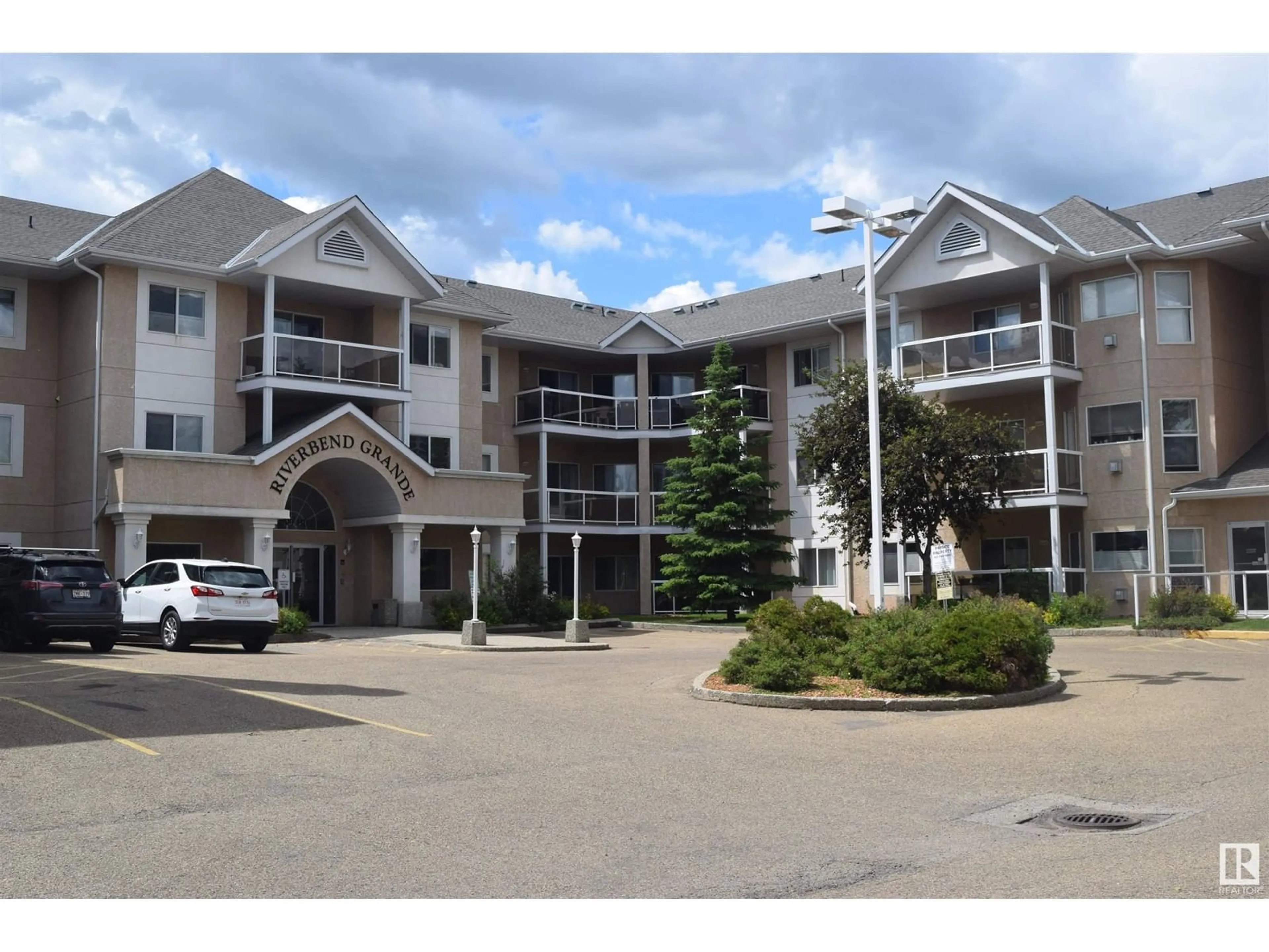 A pic from exterior of the house or condo for #309 911 RABBIT HILL RD NW, Edmonton Alberta T6R2S7