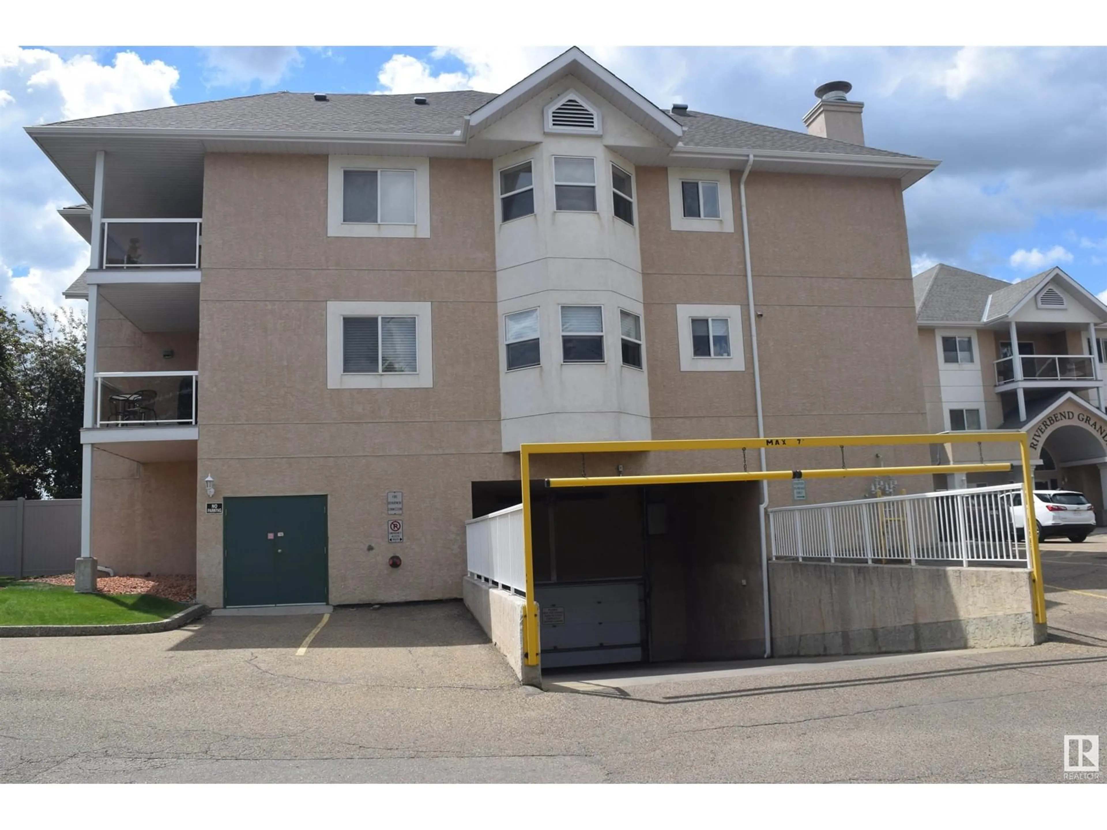 A pic from exterior of the house or condo for #309 911 RABBIT HILL RD NW, Edmonton Alberta T6R2S7