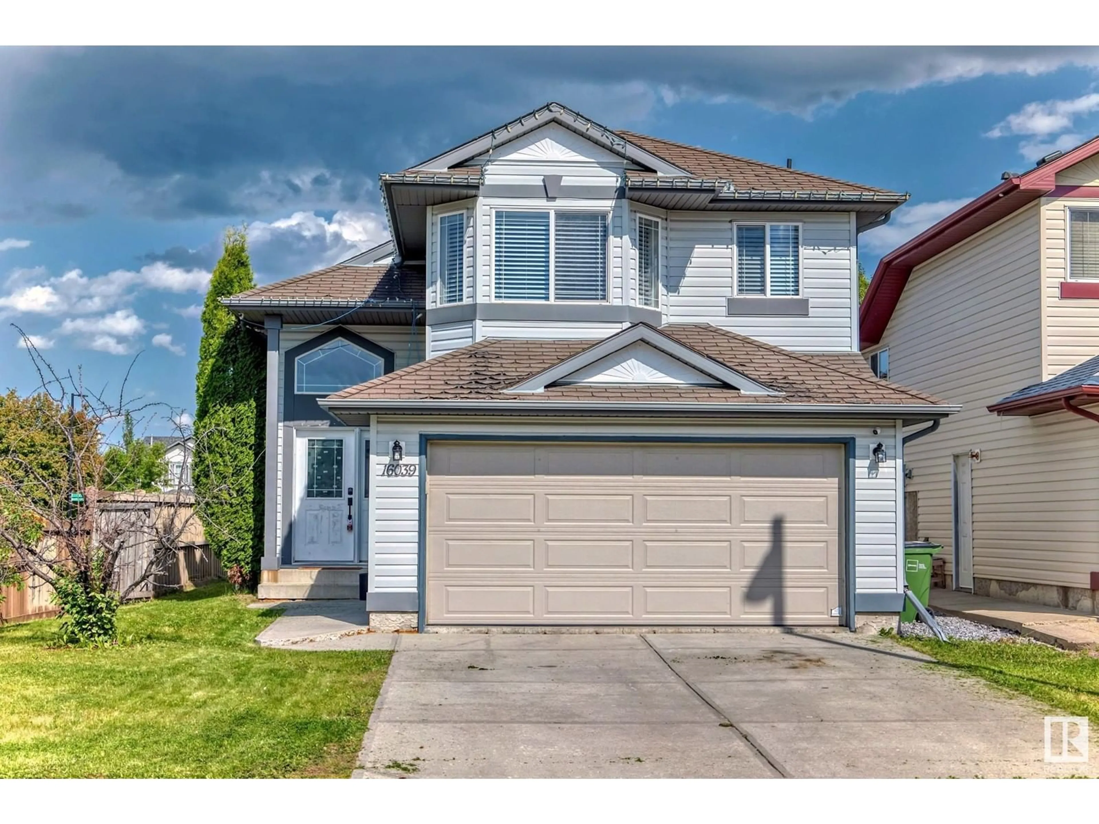 Frontside or backside of a home for 16039 91 ST NW, Edmonton Alberta T5Z3P4