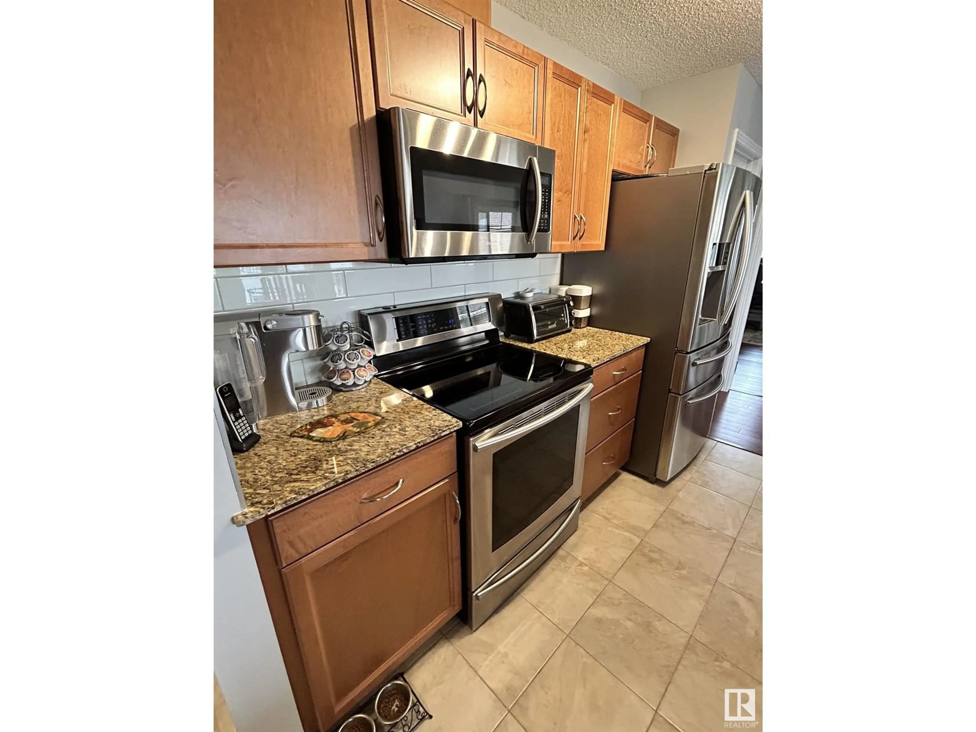 Standard kitchen for #404 12650 142 Avenue NW, Edmonton Alberta T5X0J4