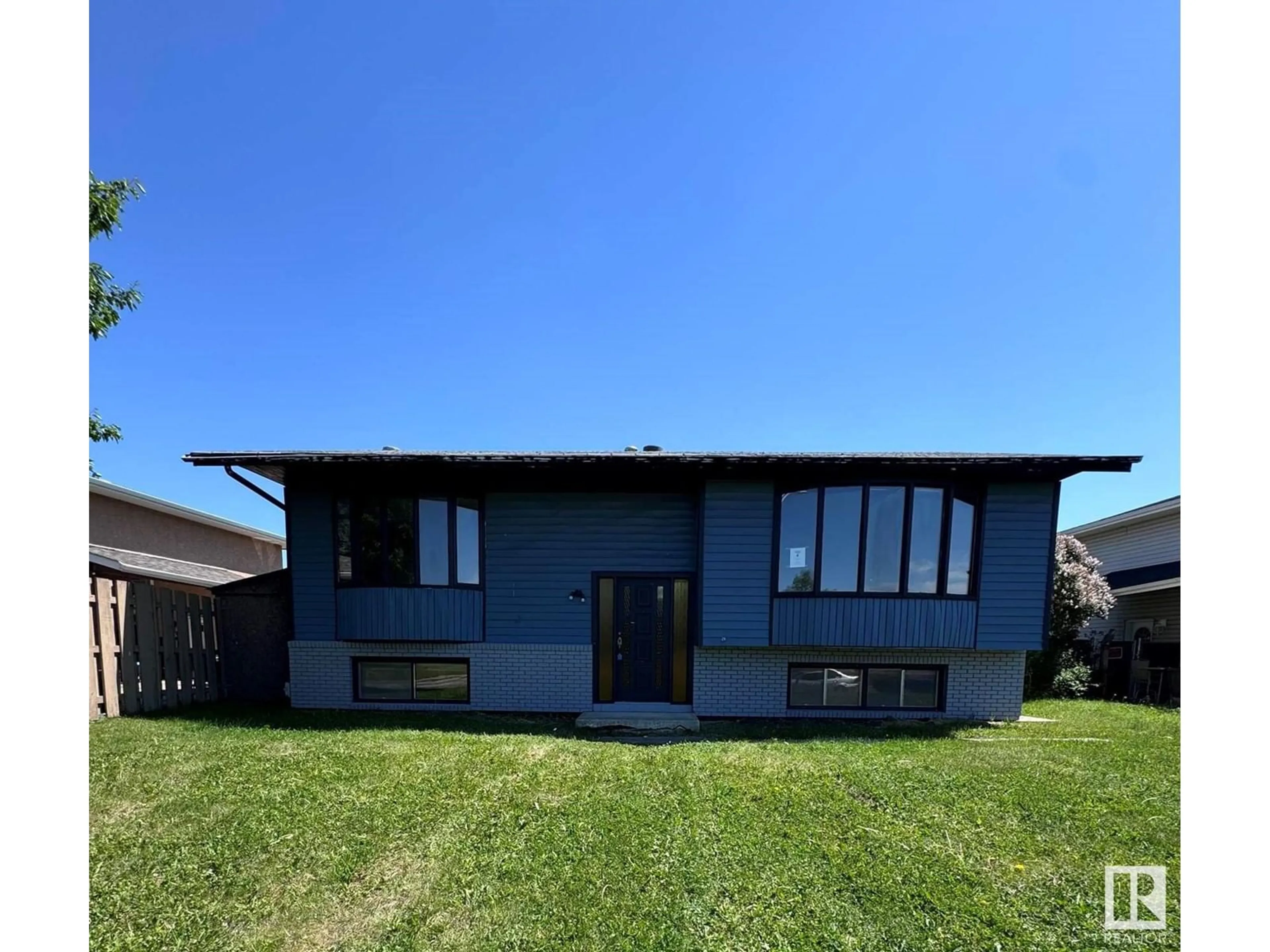 Frontside or backside of a home for 867 MILLBOURNE RD E NW, Edmonton Alberta T6R0S4