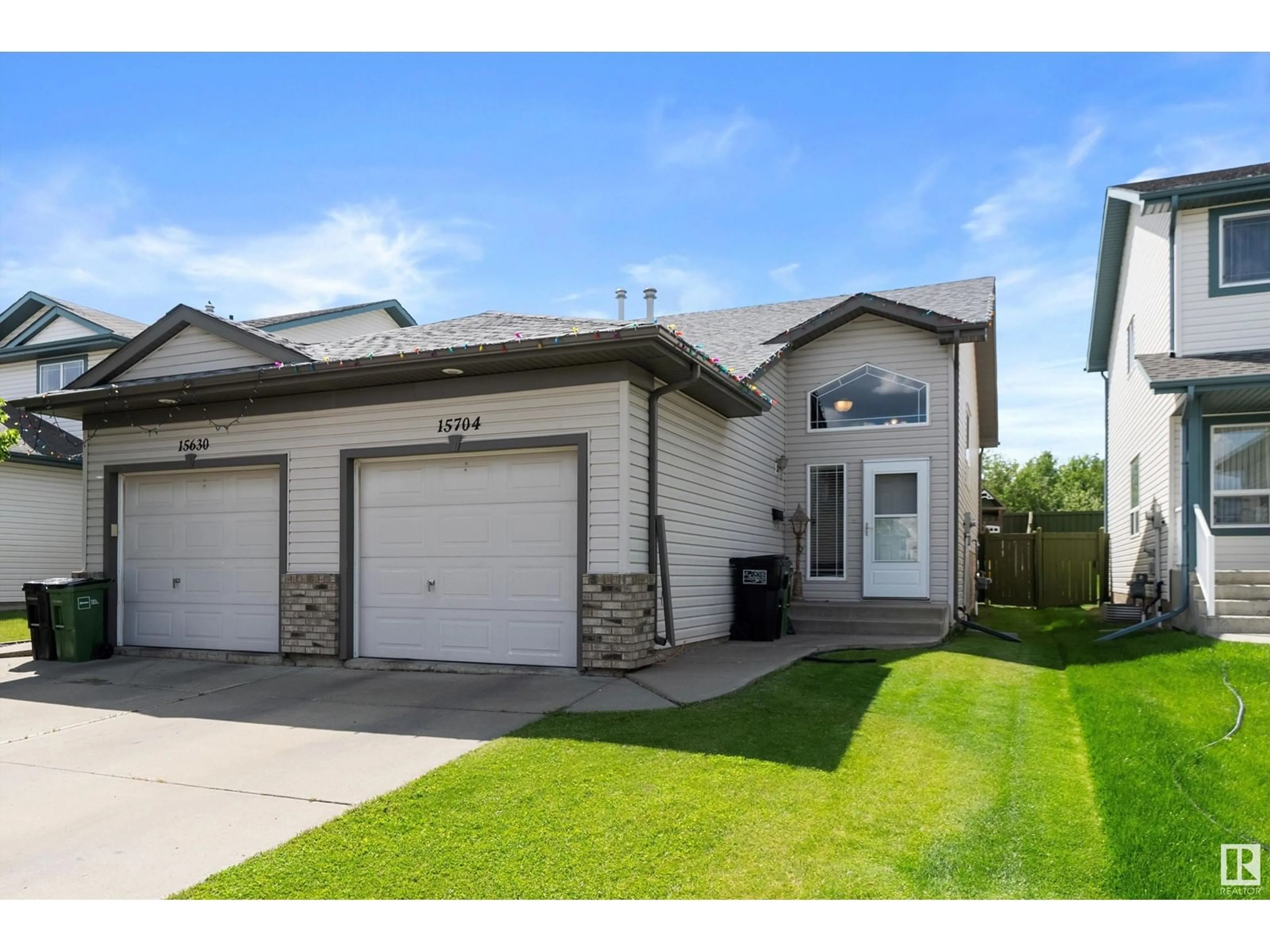 A pic from exterior of the house or condo for 15704 141 ST NW, Edmonton Alberta T6V1T2