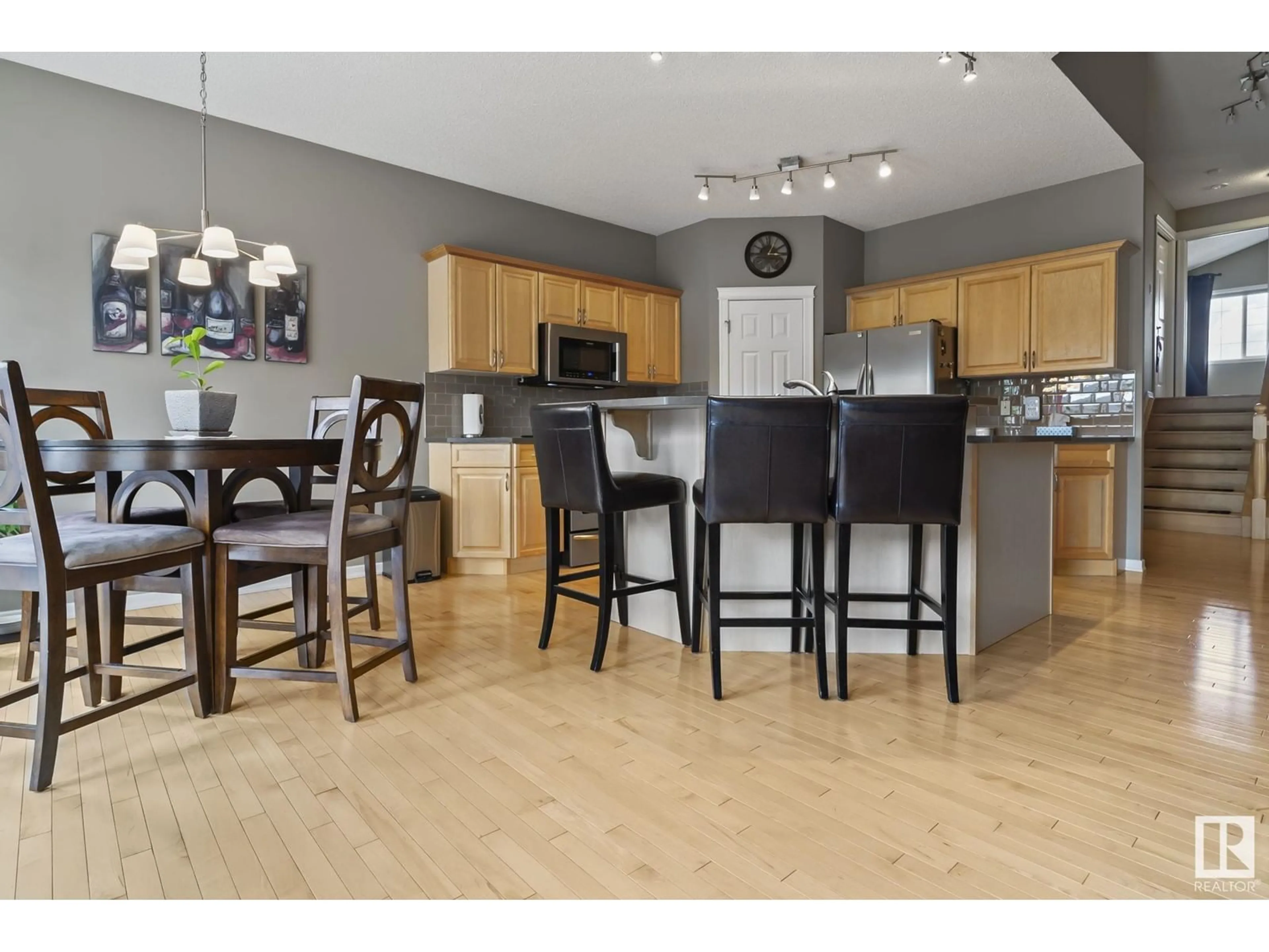 Contemporary kitchen for 1065 LEGER BV NW, Edmonton Alberta T6R3N3