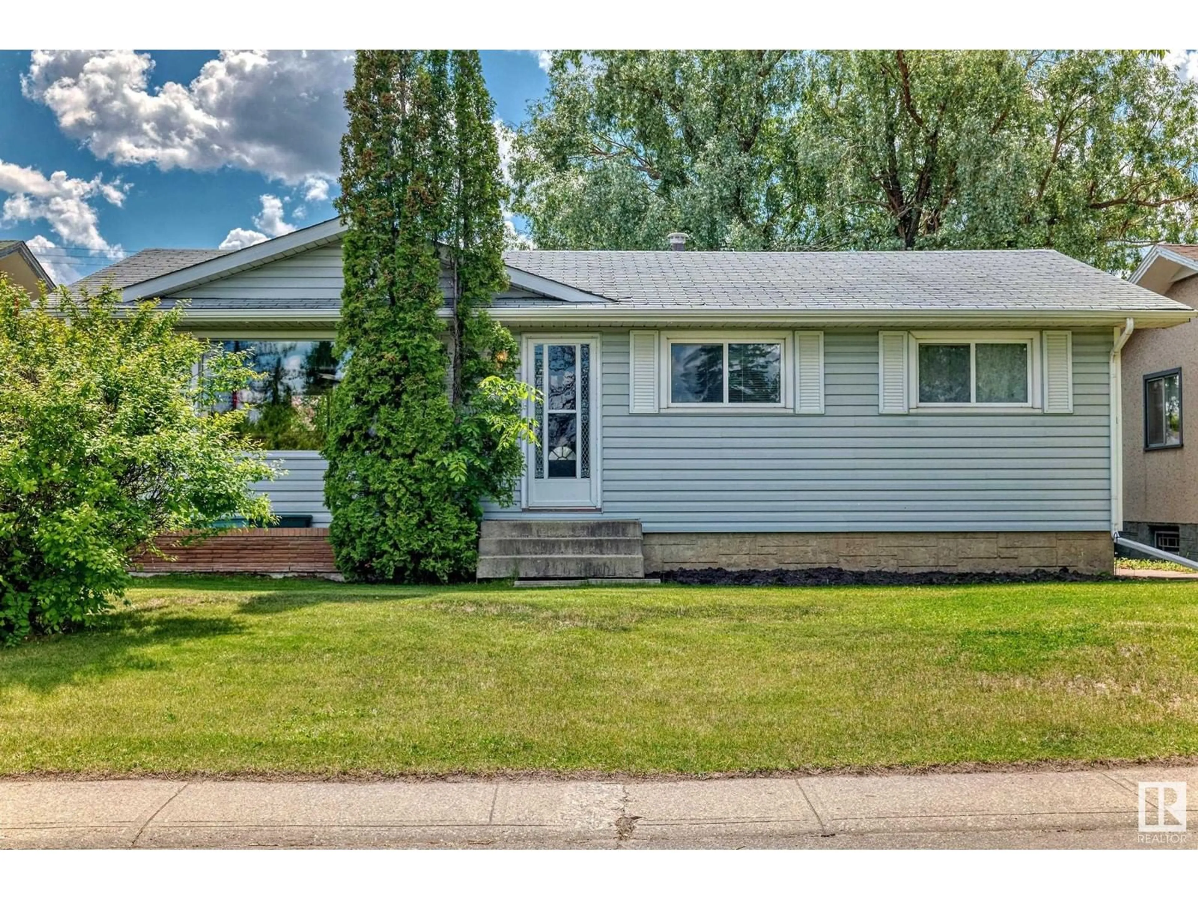 Frontside or backside of a home for 8515 137 AV NW, Edmonton Alberta T5E1Y2