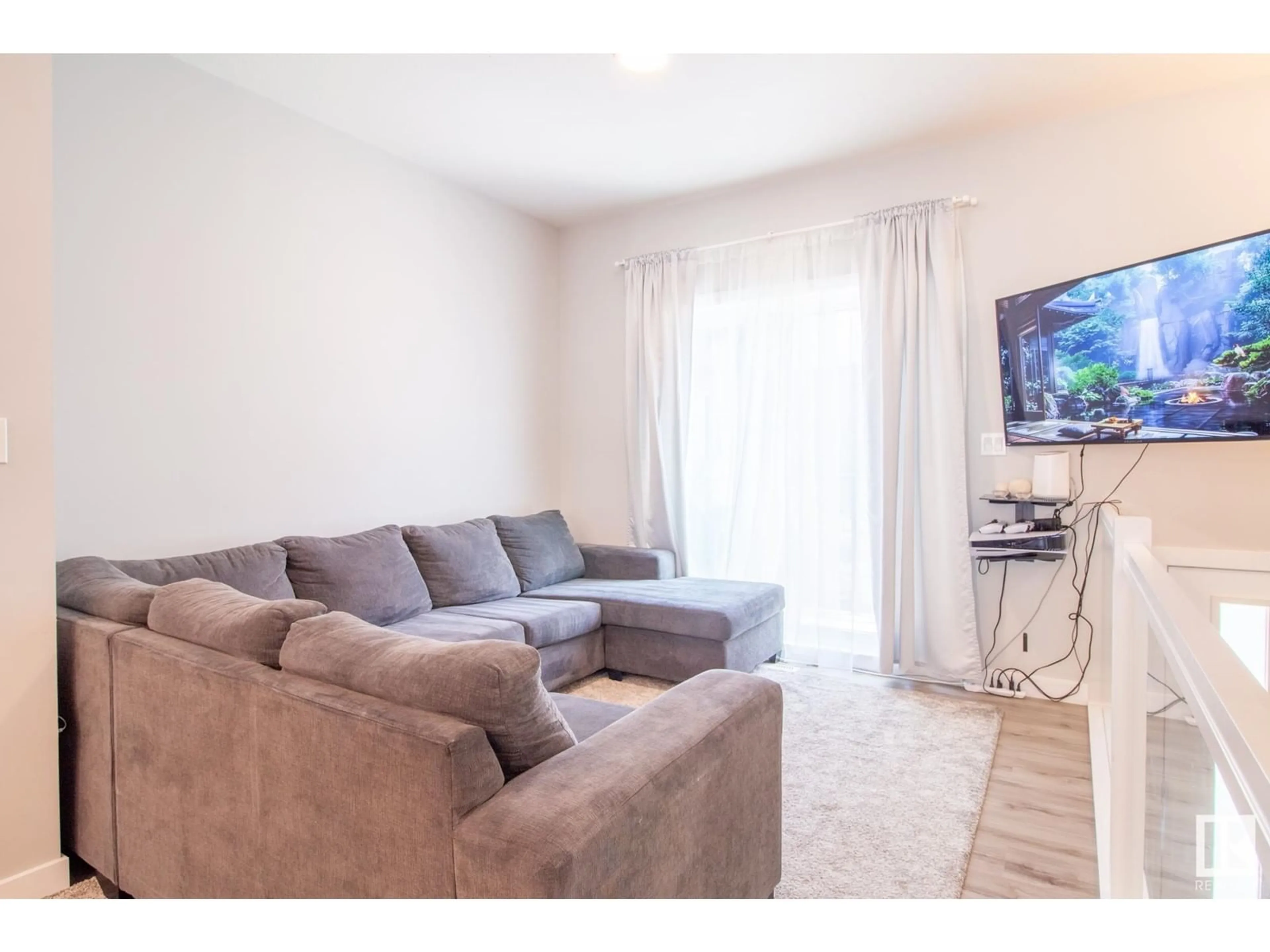 Living room for #21 1729 KEENE CR SW, Edmonton Alberta T6W4B6